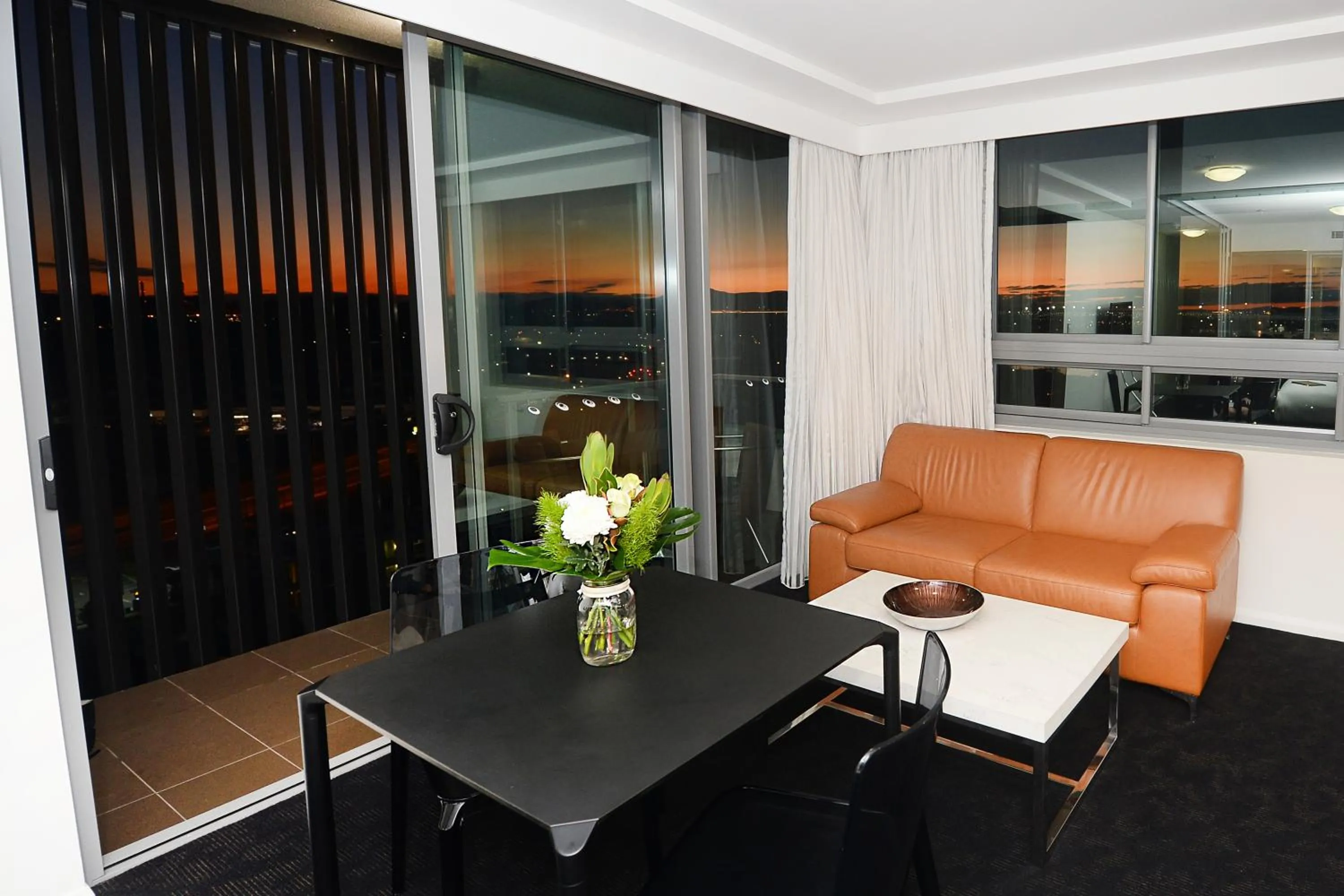 Living room in Oaks Gladstone Grand Hotel