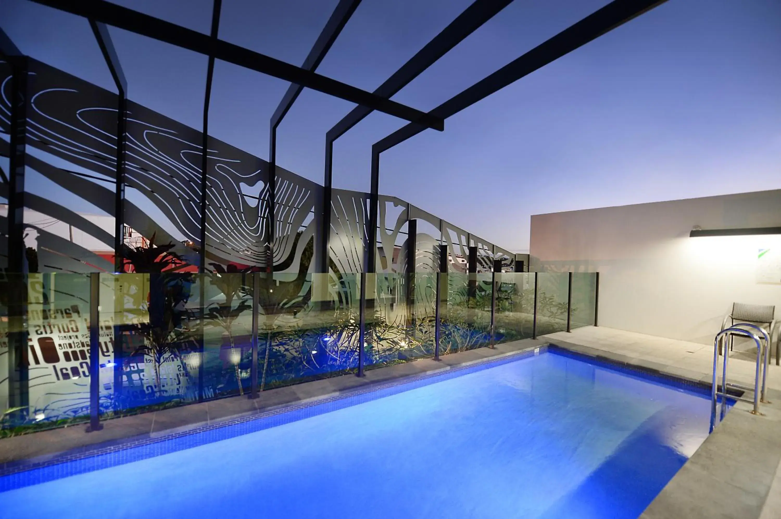 Swimming pool in Oaks Gladstone Grand Hotel Swimming pool in Oaks Gladstone Grand Hotel