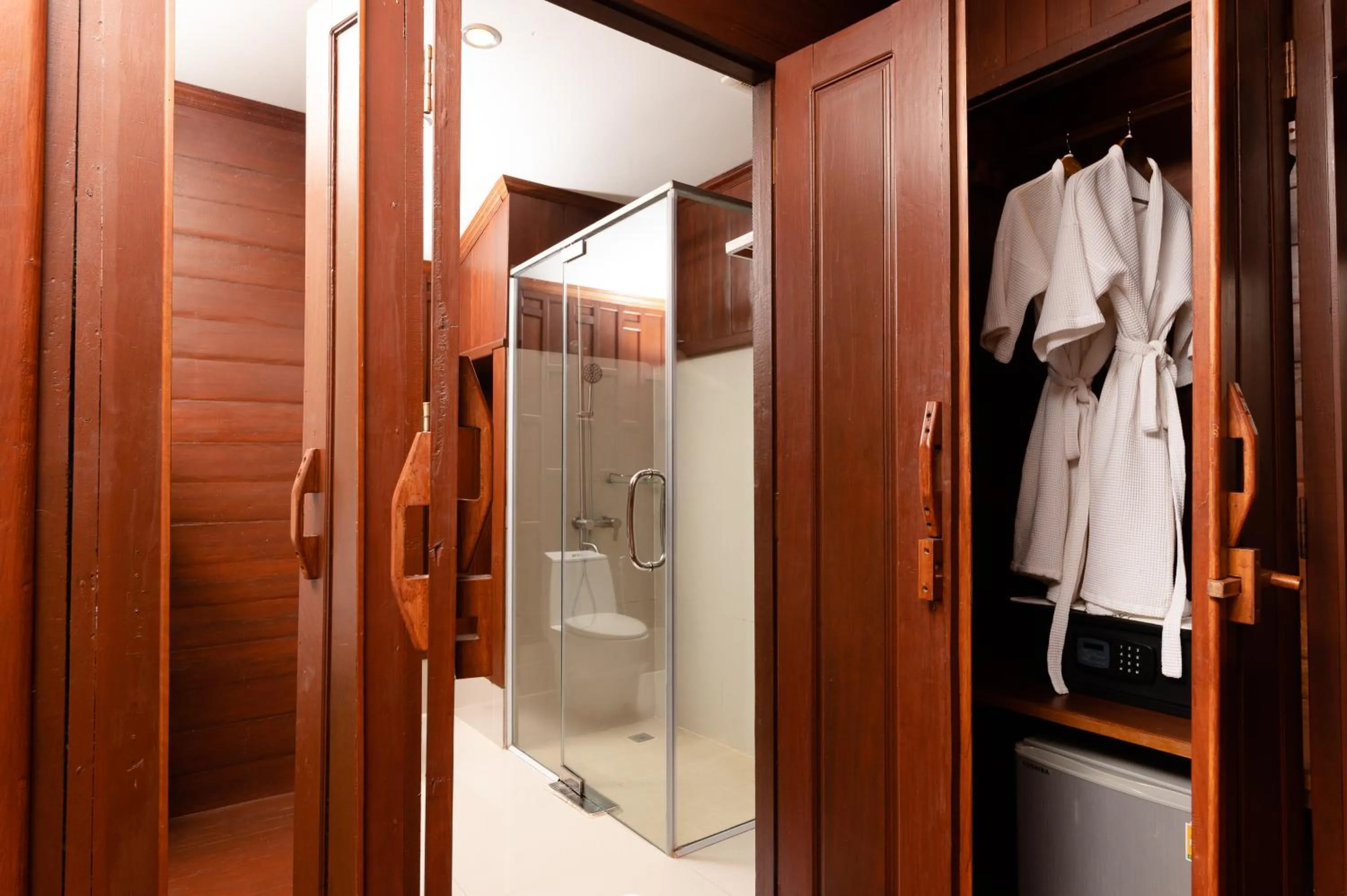 Shower in ViengTara VangVieng Resort