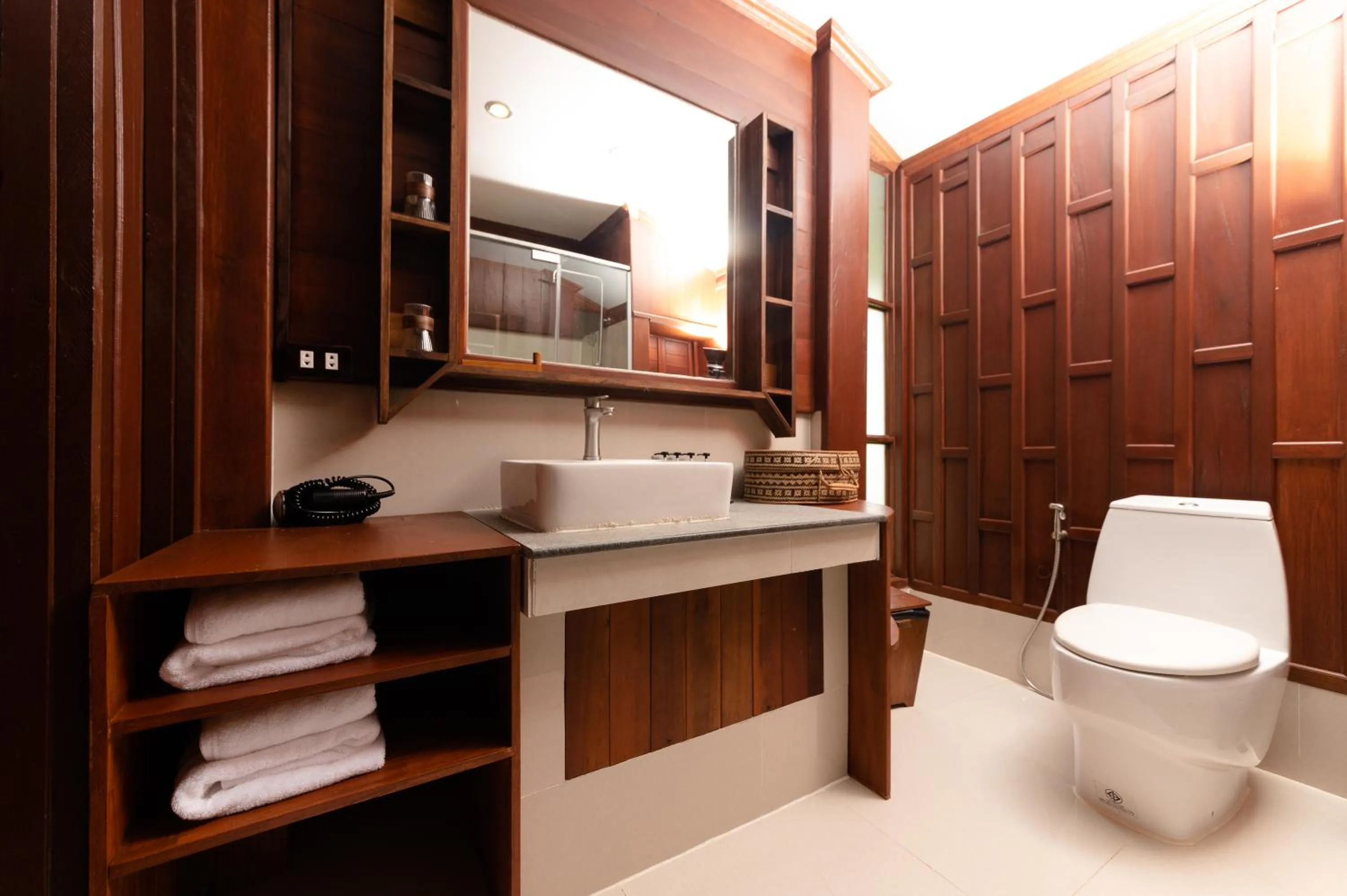 Shower in ViengTara VangVieng Resort