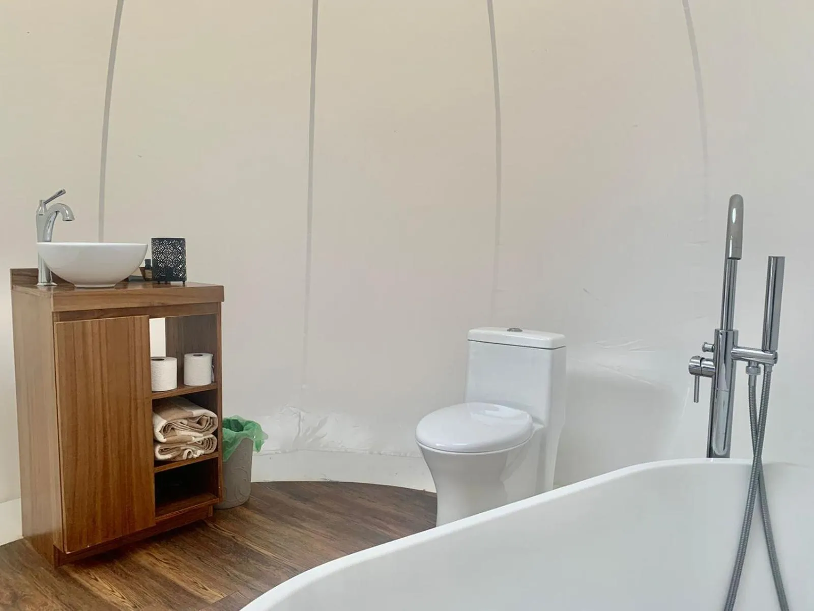 Toilet in La Estela Bubble Glamping