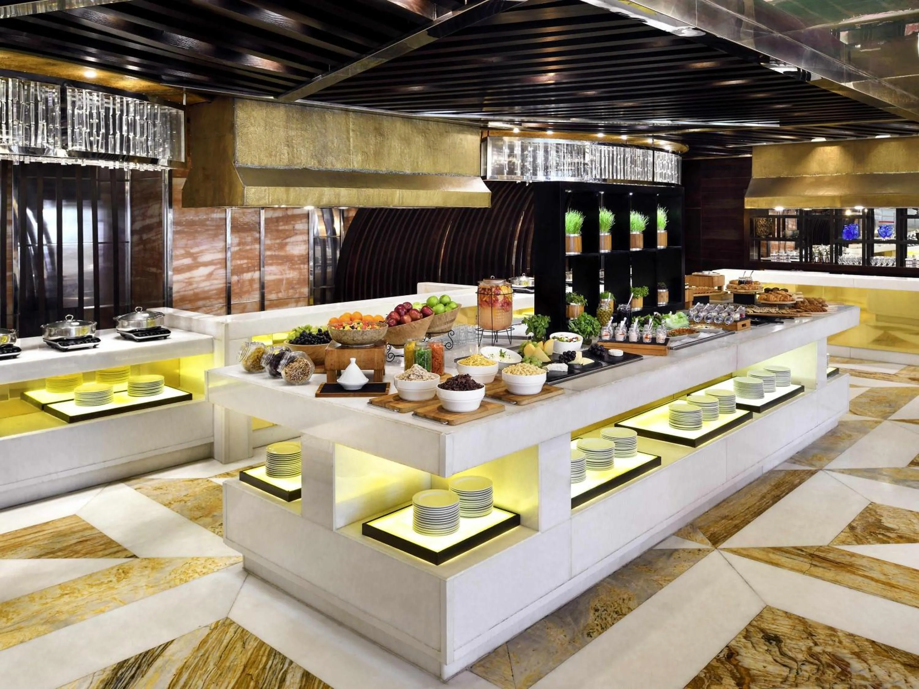 Restaurant/places to eat in Mövenpick Hotel Karachi