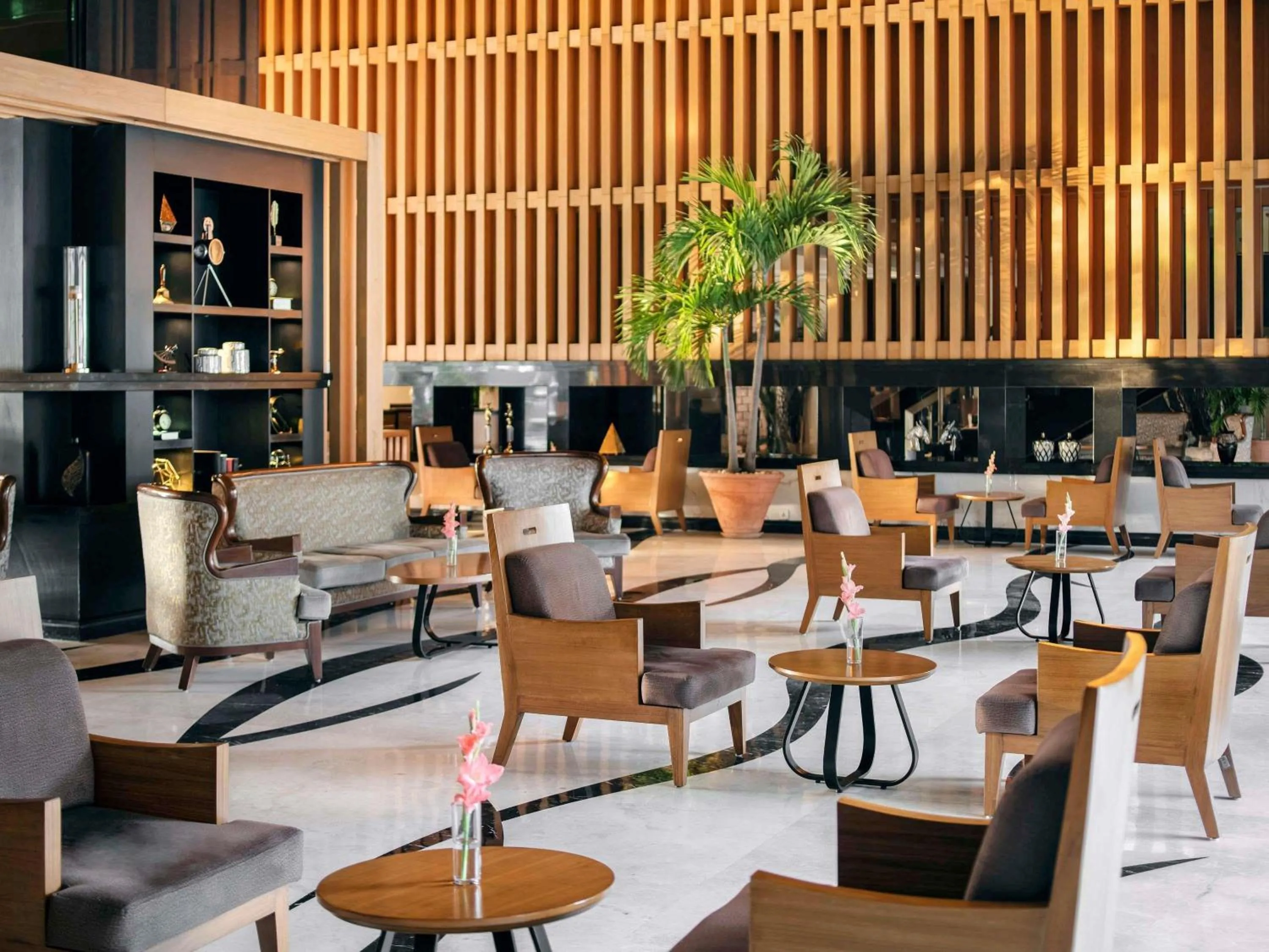 Restaurant/places to eat in Mövenpick Hotel Karachi