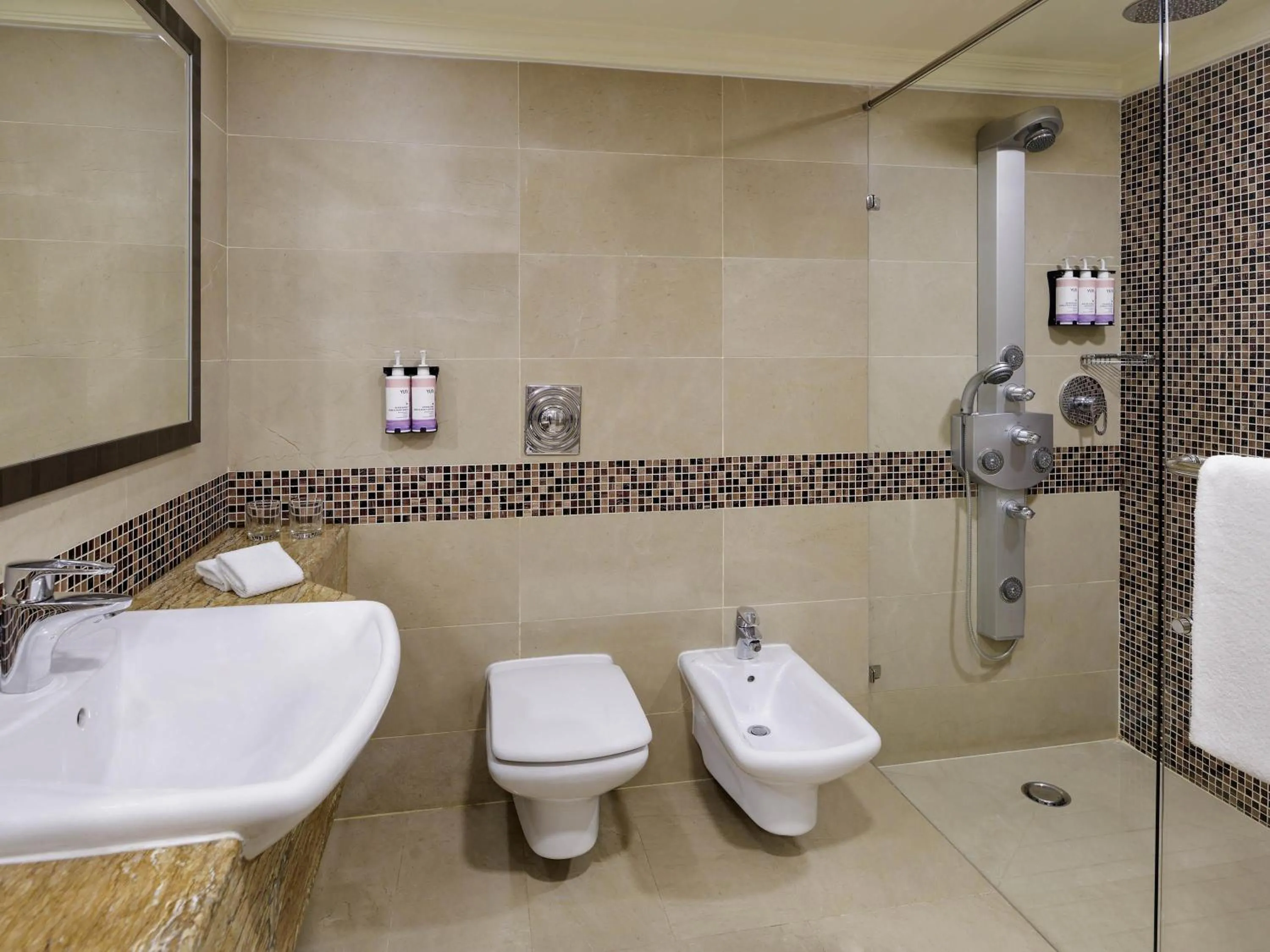 Bedroom in Mövenpick Hotel Karachi