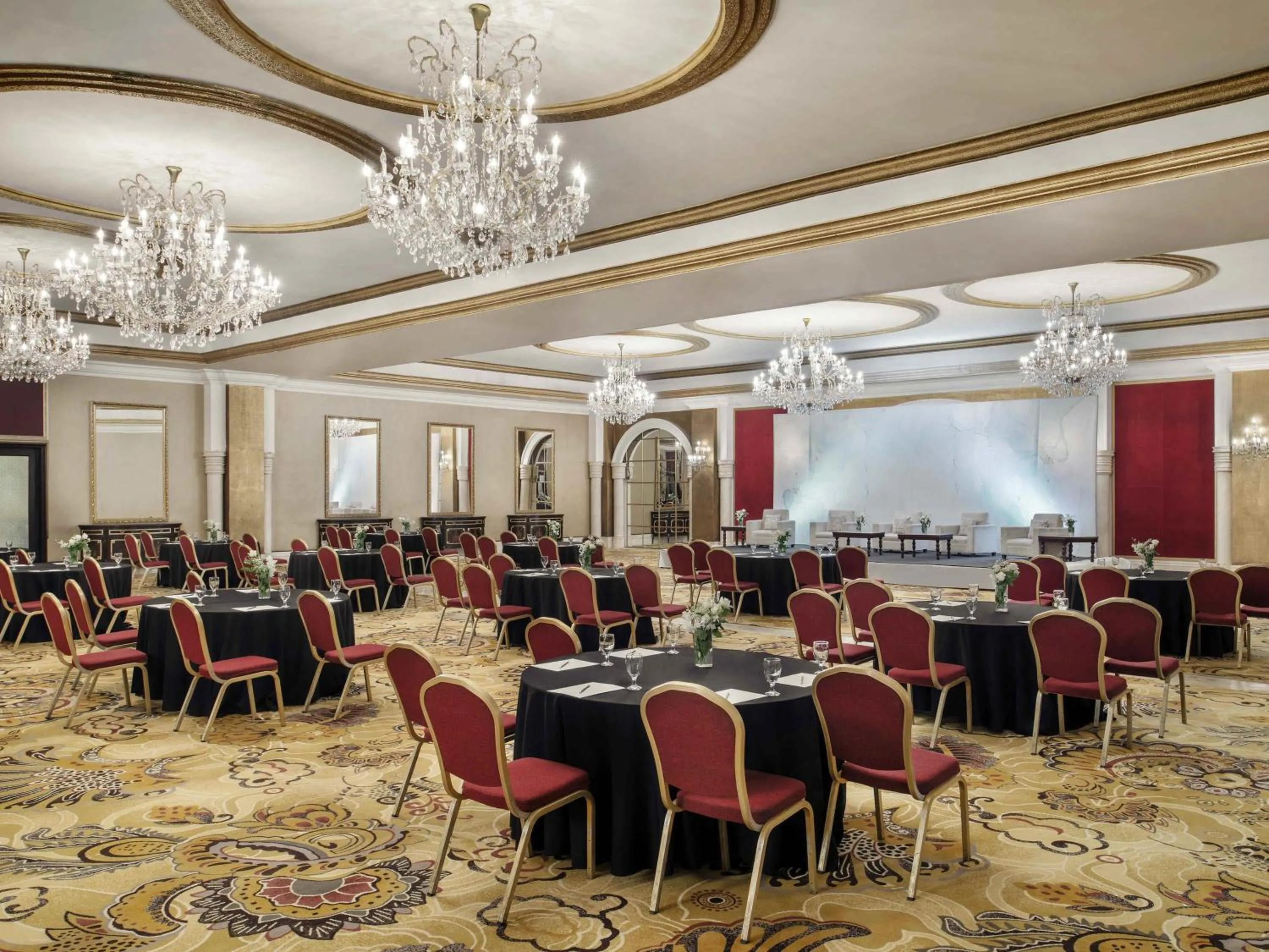 Meeting/conference room in Mövenpick Hotel Karachi