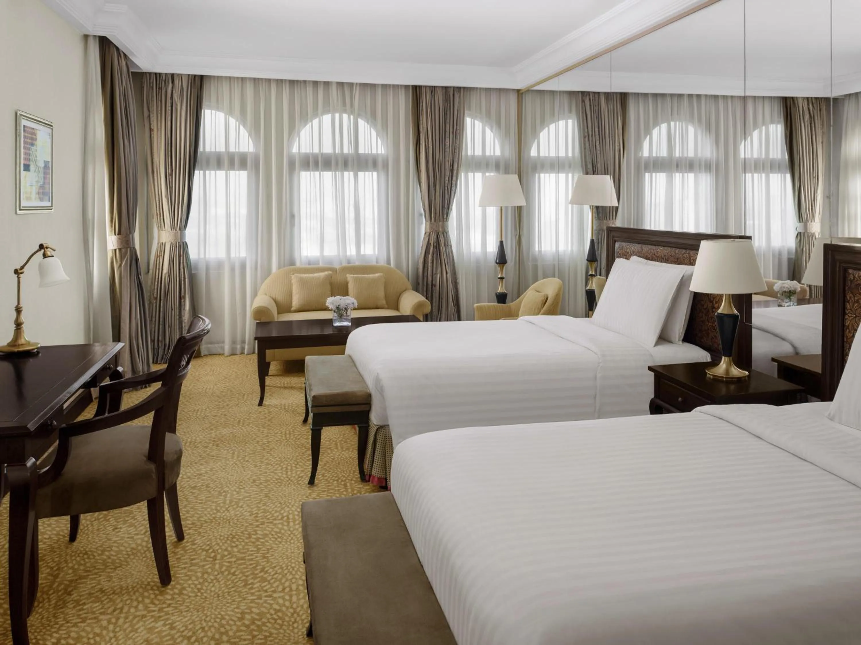 Bedroom, Bed in Mövenpick Hotel Karachi