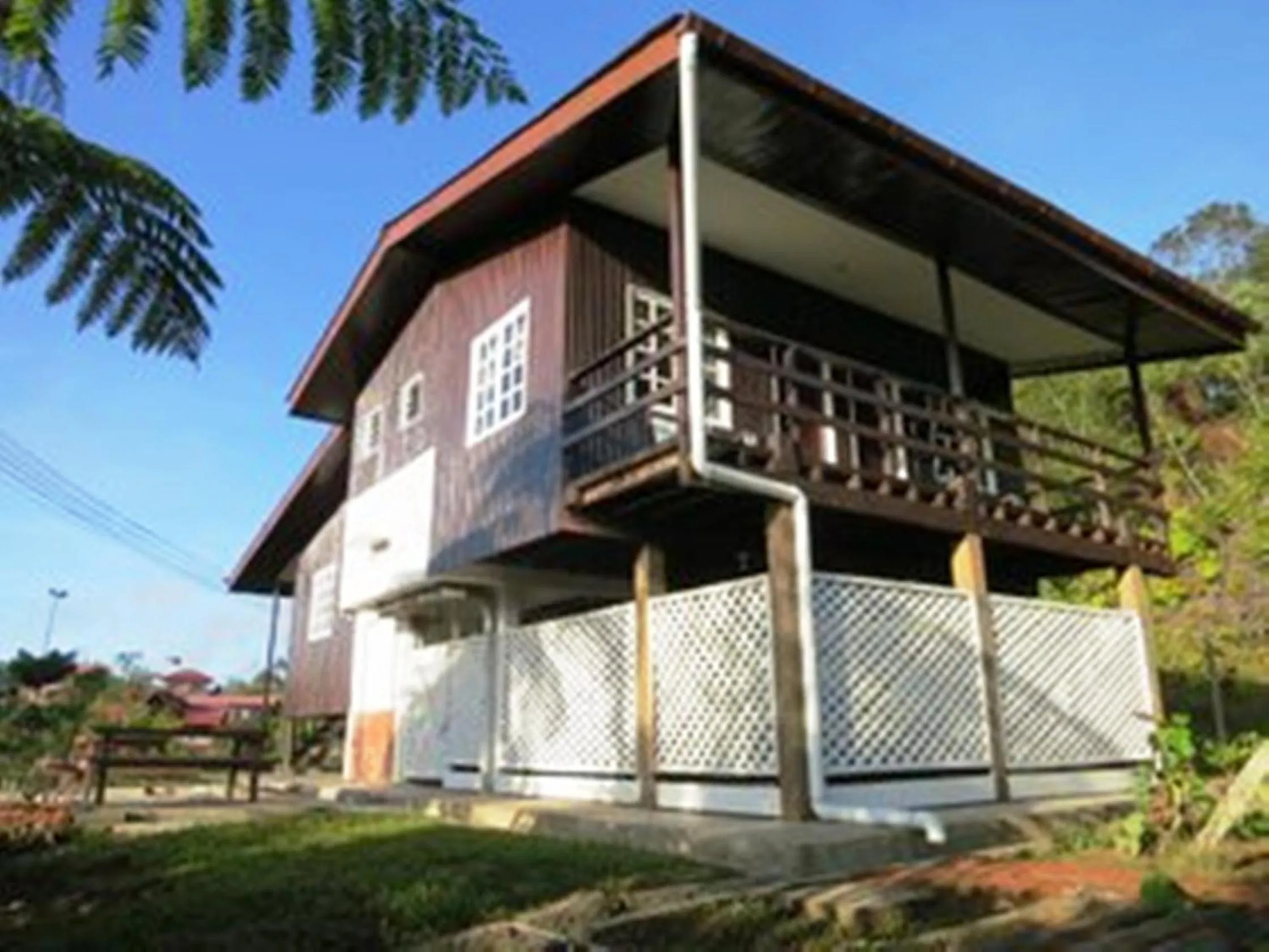 Facade/entrance in Mile 36 Lodge