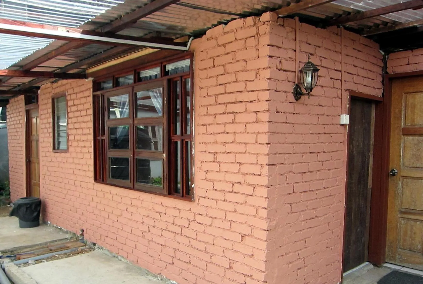 Facade/entrance in Mile 36 Lodge