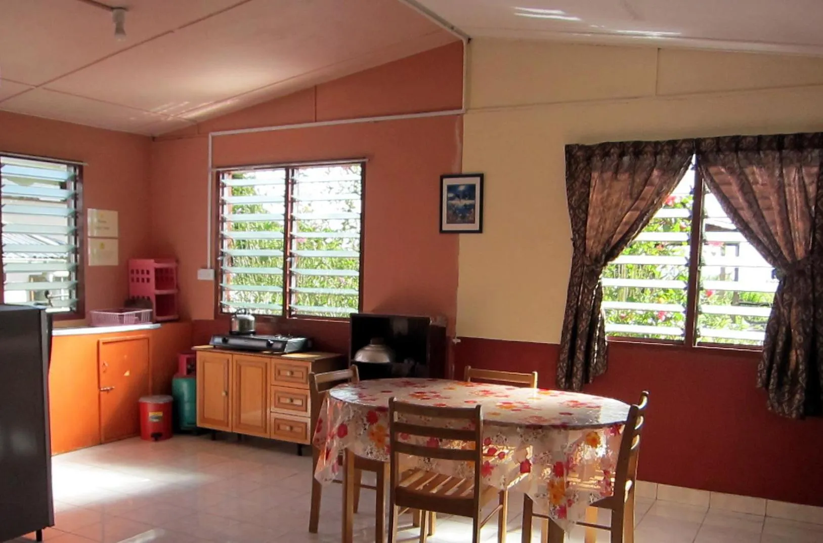 Day in Mile 36 Lodge