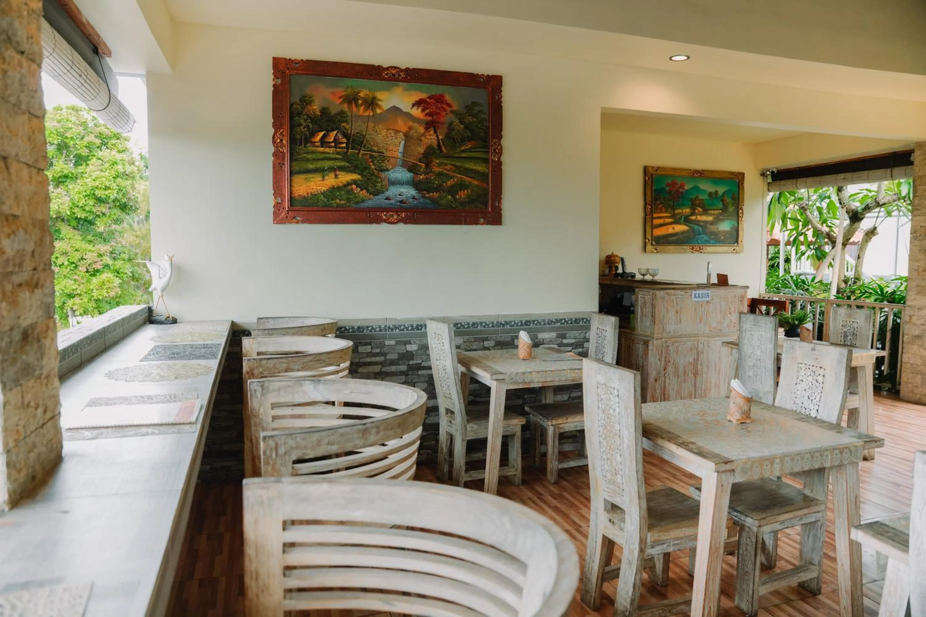 Restaurant/places to eat in Taman Asih Bingin Homestay