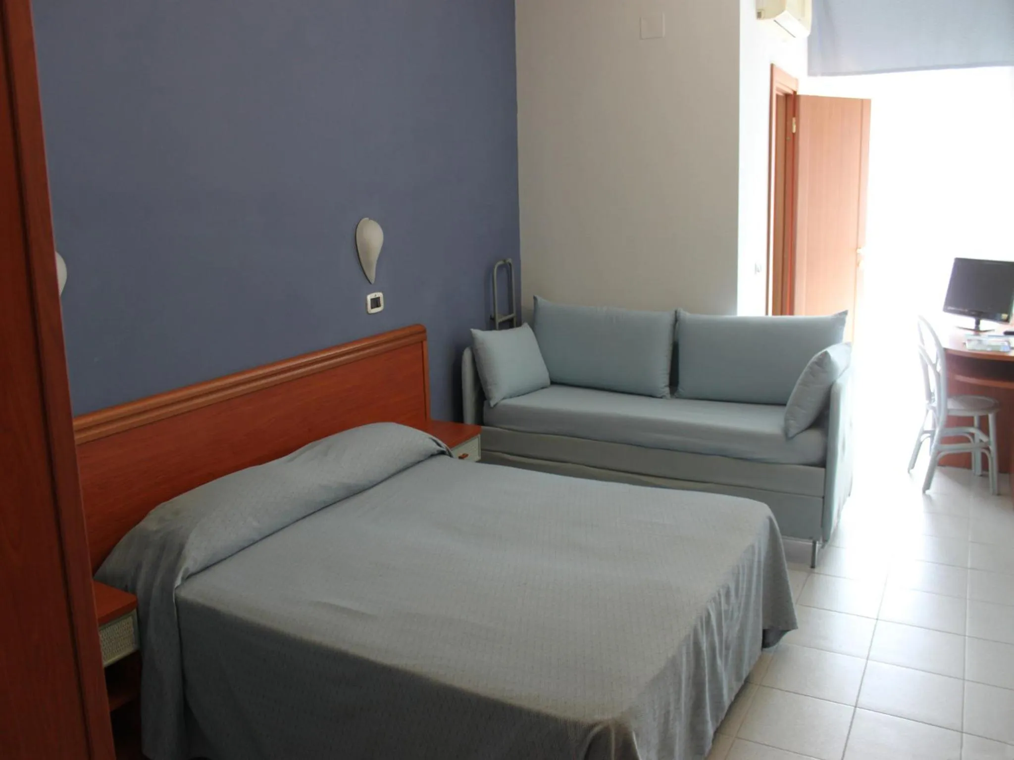 Photo of the whole room in Hotel Acquario