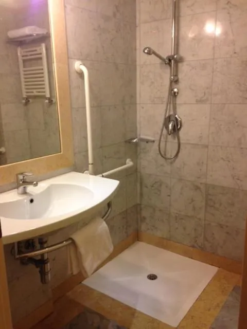 Bathroom in Hotel Villa Cappugi