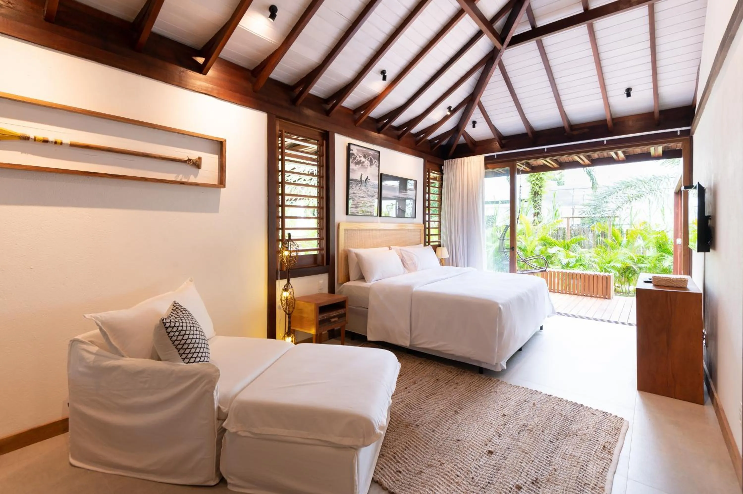 Bed in Colibri Beach Villas