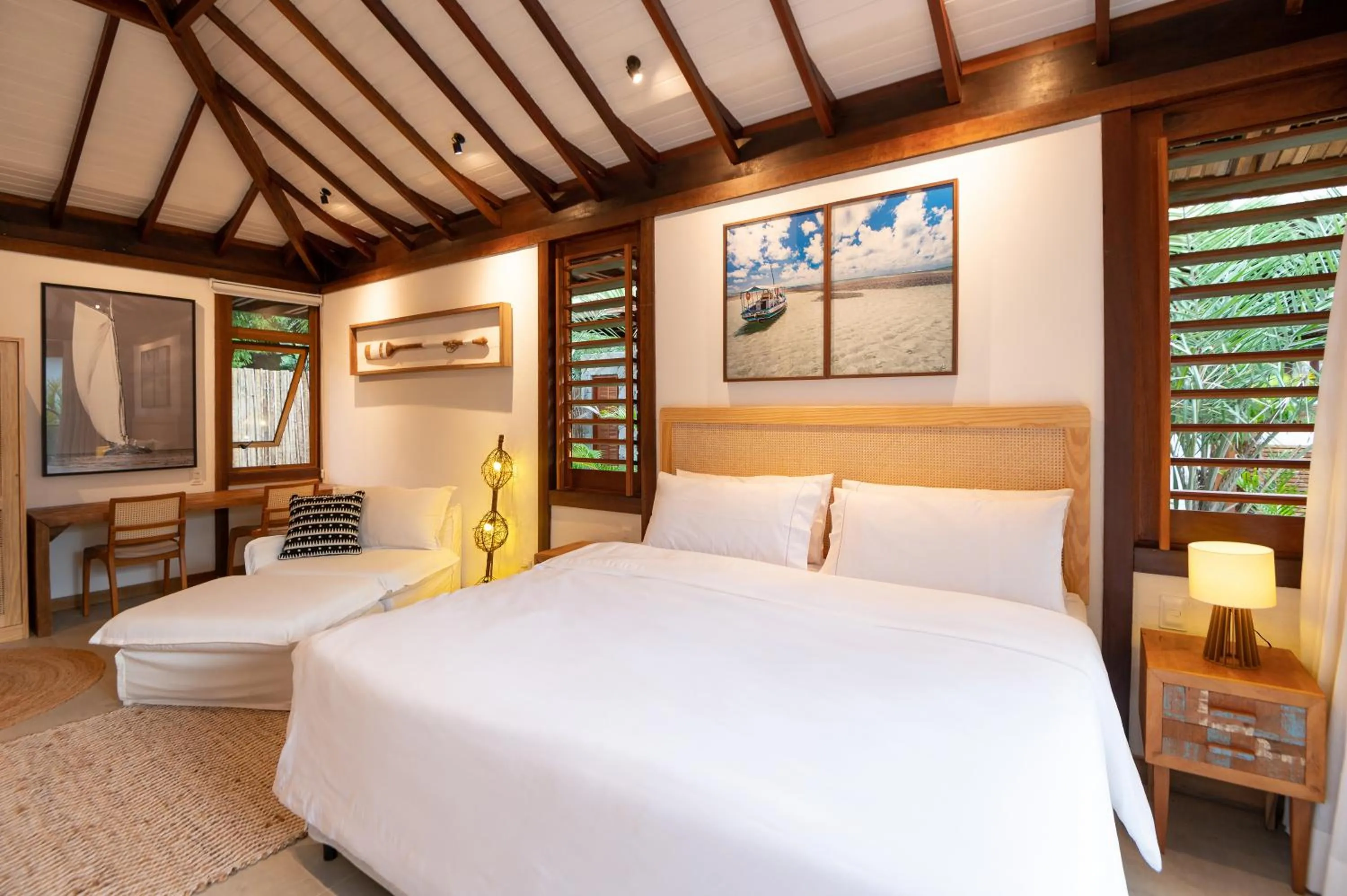 Bed in Colibri Beach Villas