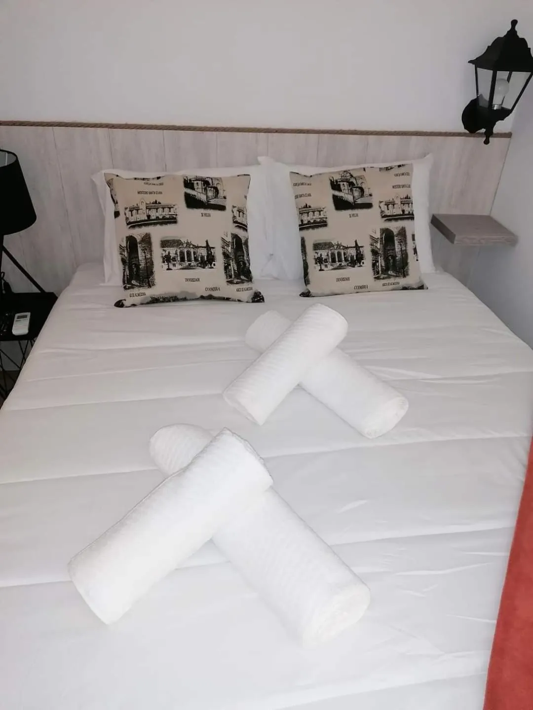 Bed in COIMBRA CITY CHARM