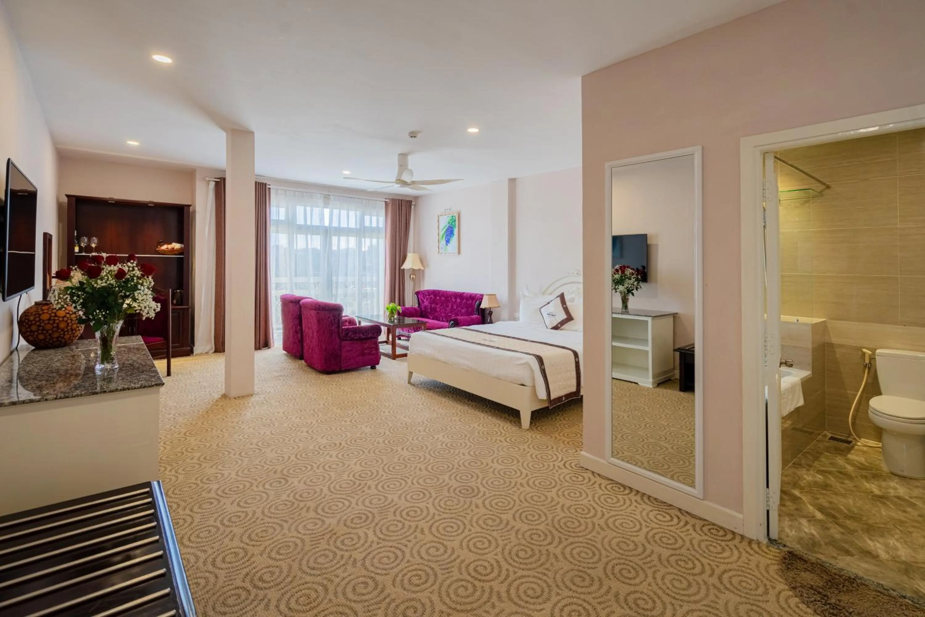 Photo of the whole room, Bed in Ngoc Phat Dalat Hotel