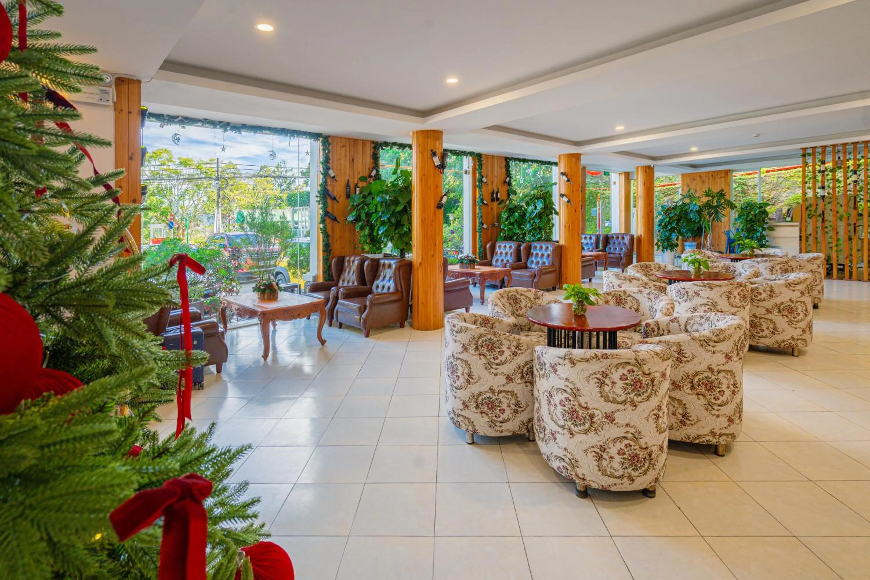 Lobby or reception in Ngoc Phat Dalat Hotel