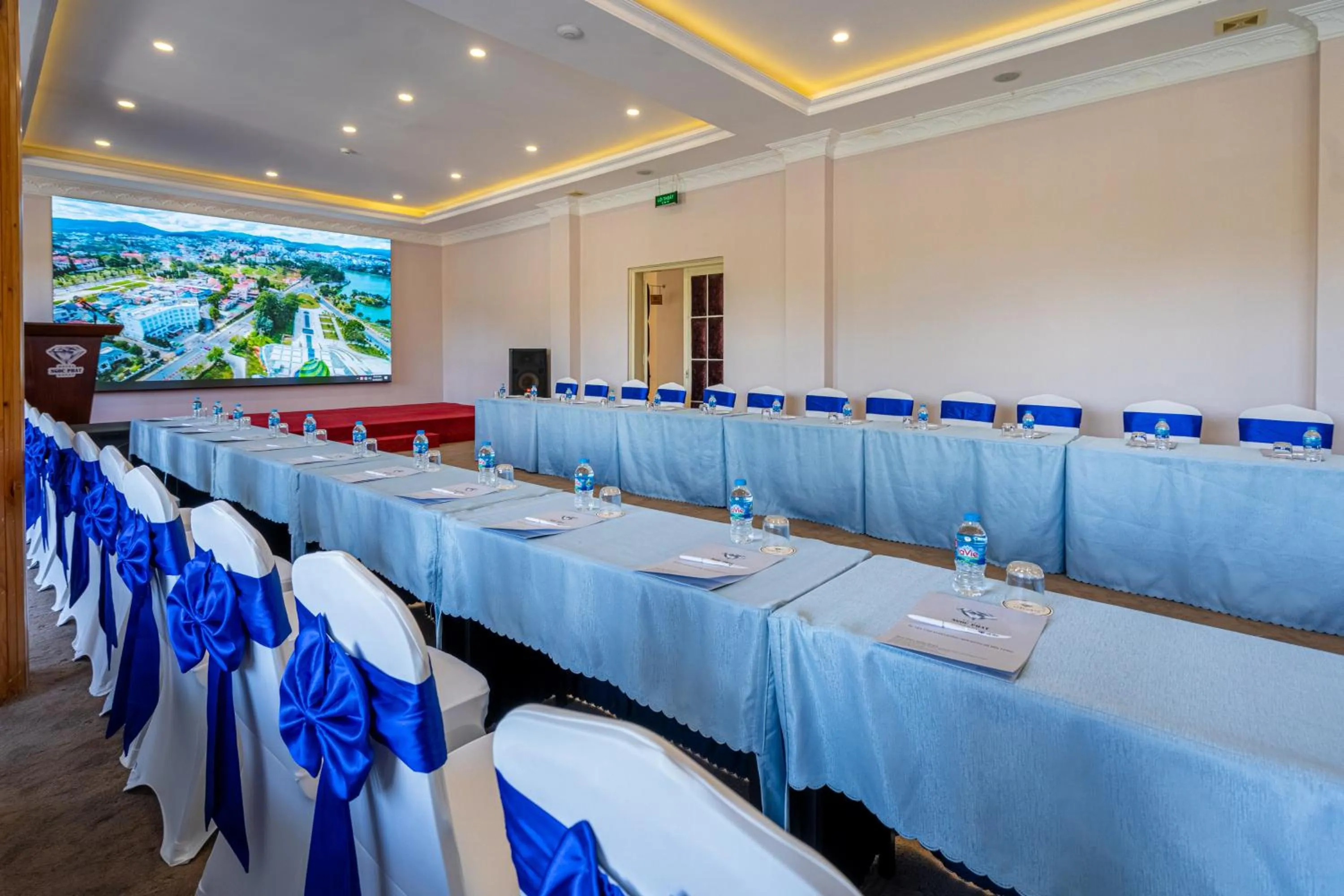 Meeting/conference room in Ngoc Phat Dalat Hotel