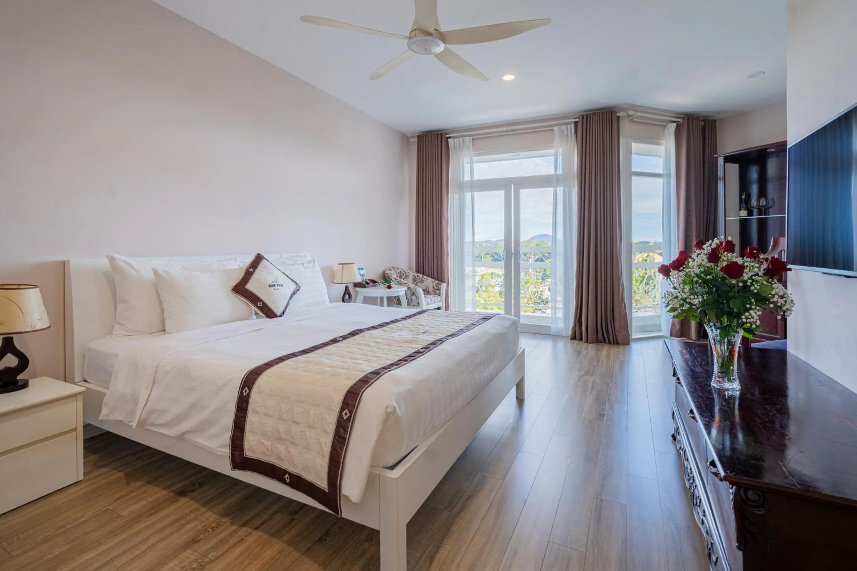 Photo of the whole room, Bed in Ngoc Phat Dalat Hotel