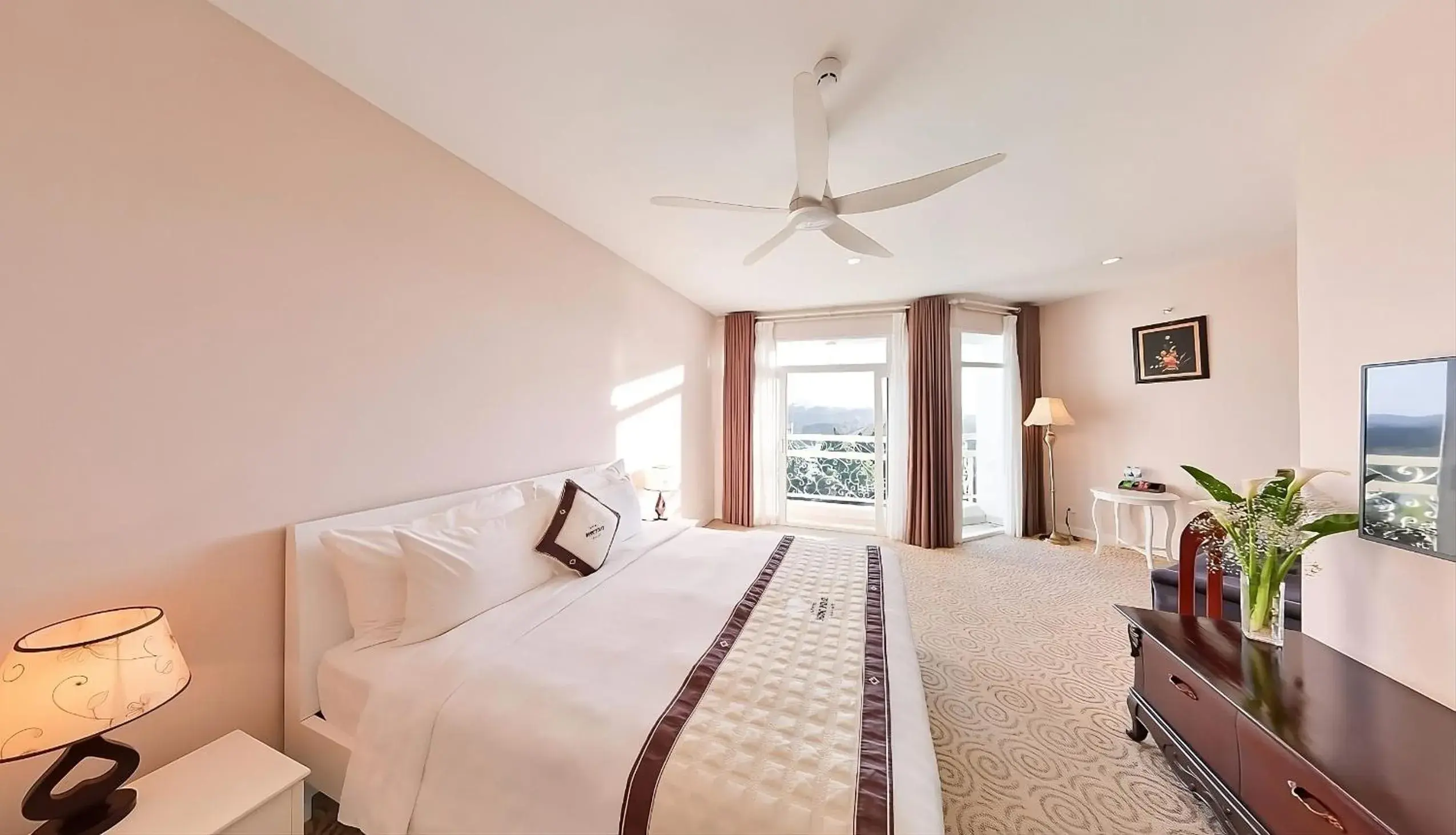 Bed in Ngoc Phat Dalat Hotel Bed in Ngoc Phat Dalat Hotel