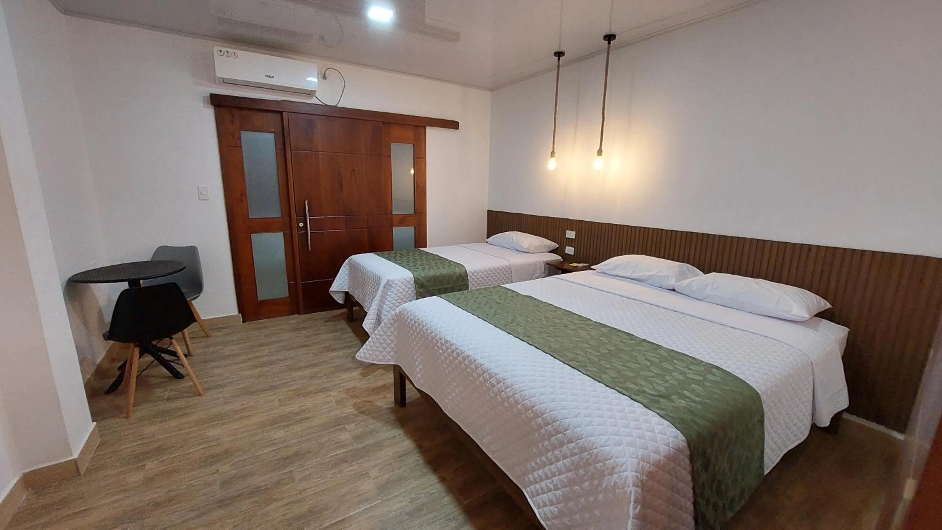 Bed in Hotel Islas Galapagos