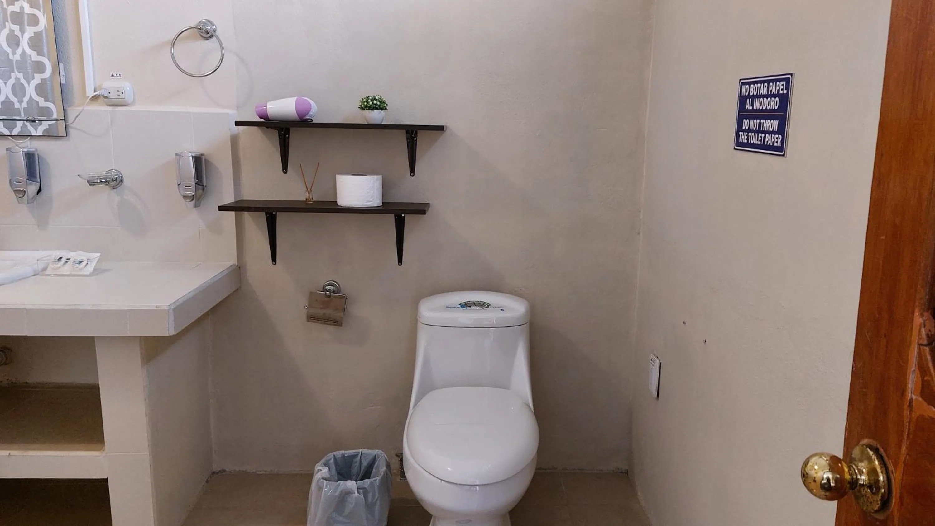 Bathroom in Hotel Islas Galapagos