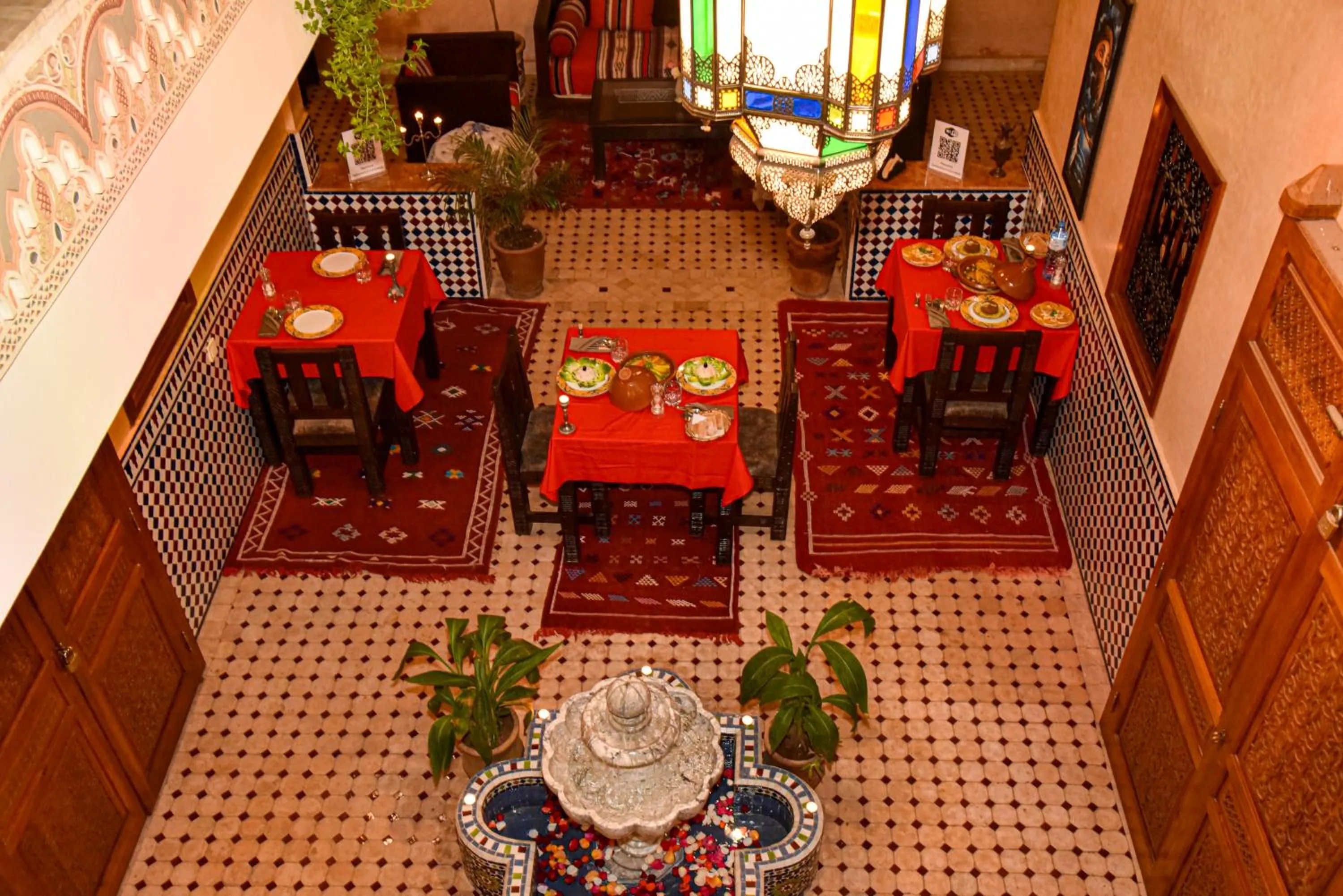 Restaurant/places to eat in Riad ZANOUBA