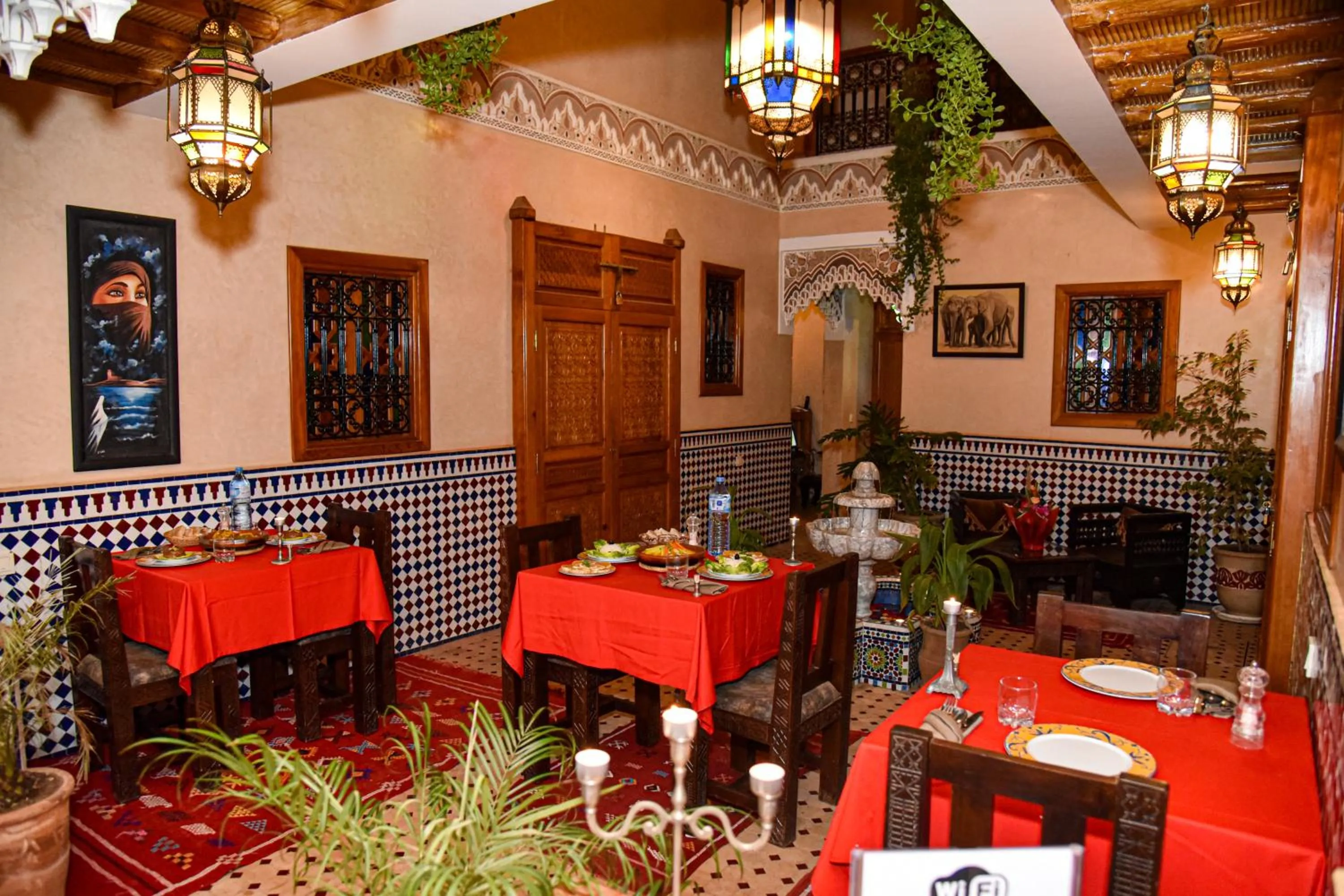 Restaurant/places to eat in Riad ZANOUBA