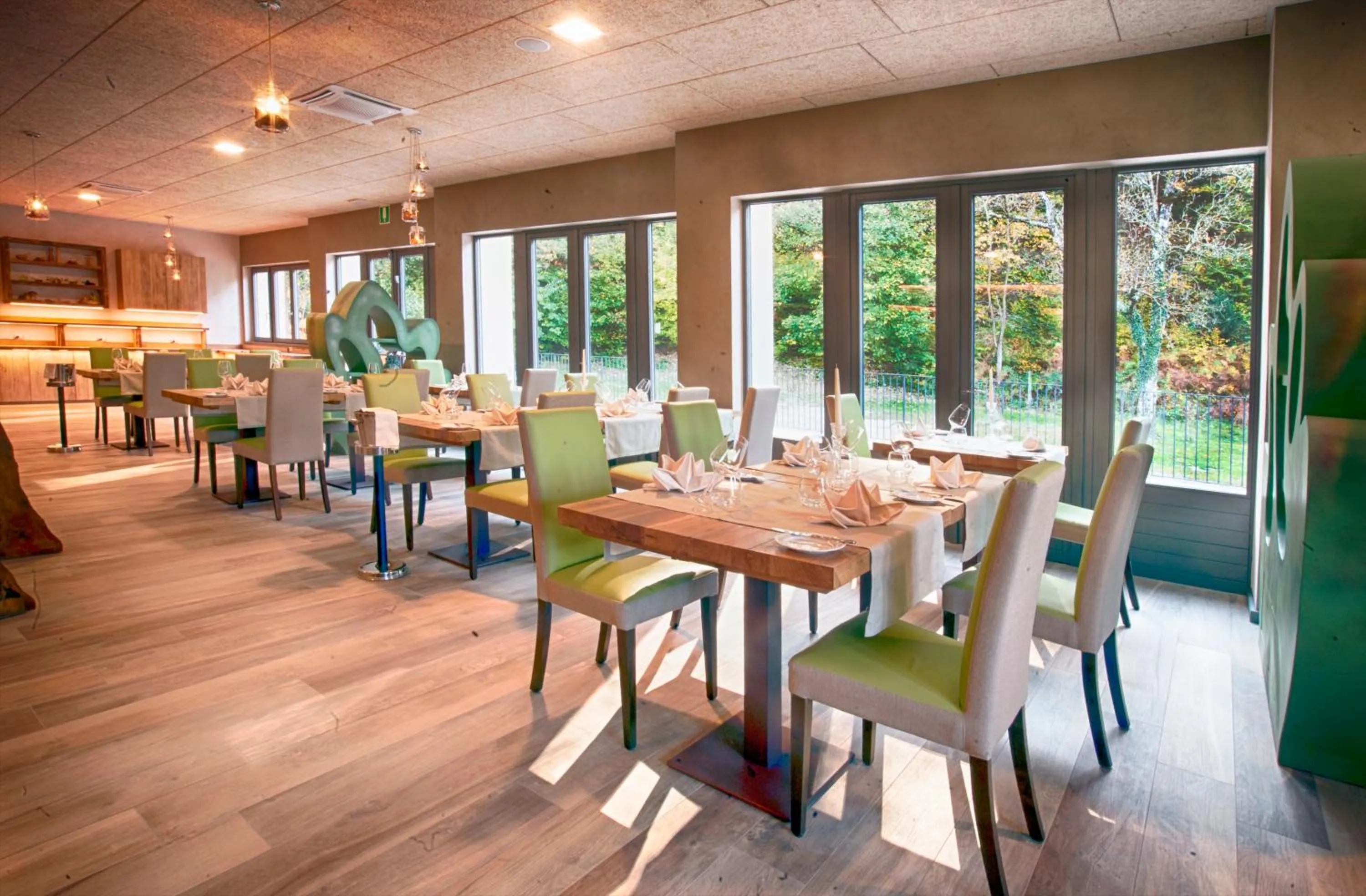 Restaurant/places to eat in Hotel Cortese