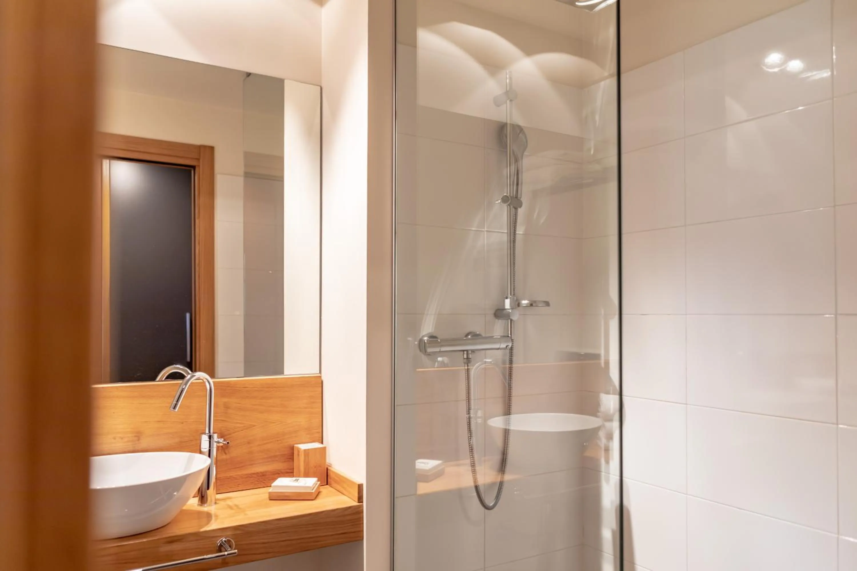 Shower in Hotel Cortese