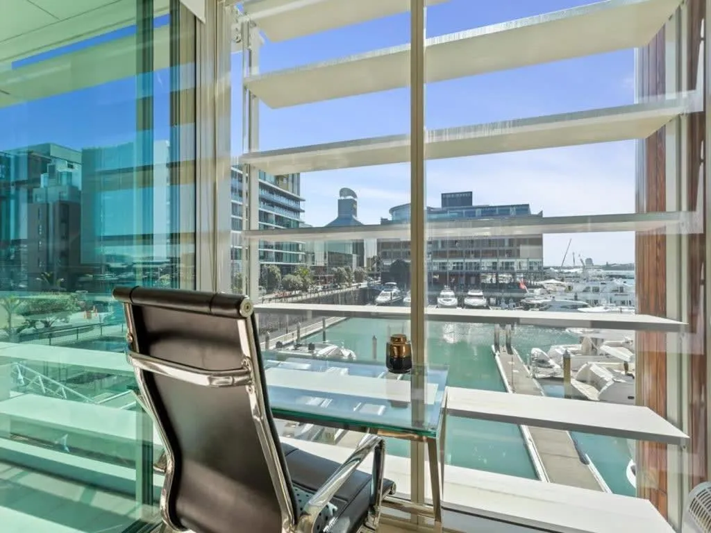 Gorgeous 2BR in Wynyard Quarter by Zodiak Stays