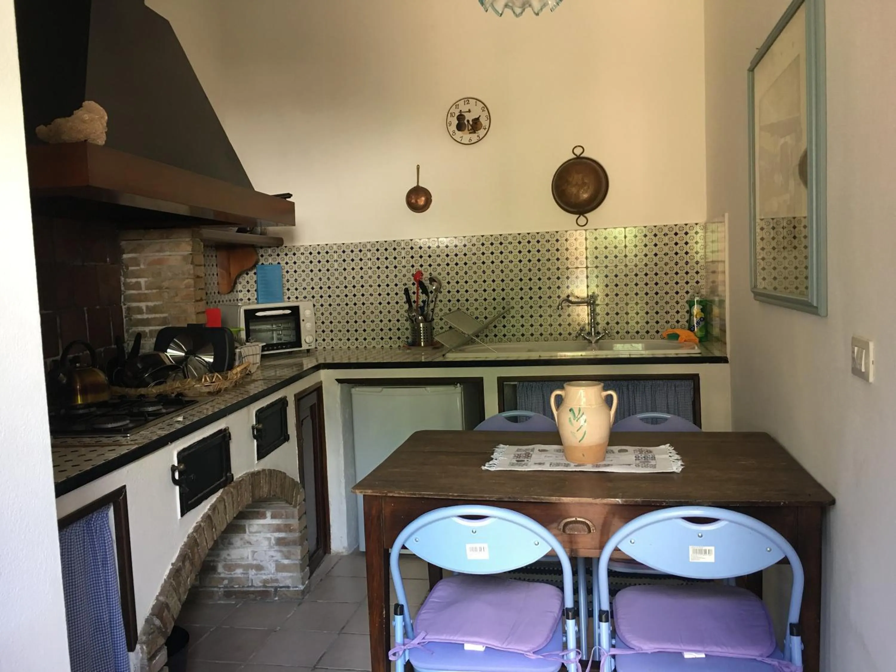 Kitchen or kitchenette in Bed and Breakfast Il Glicine
