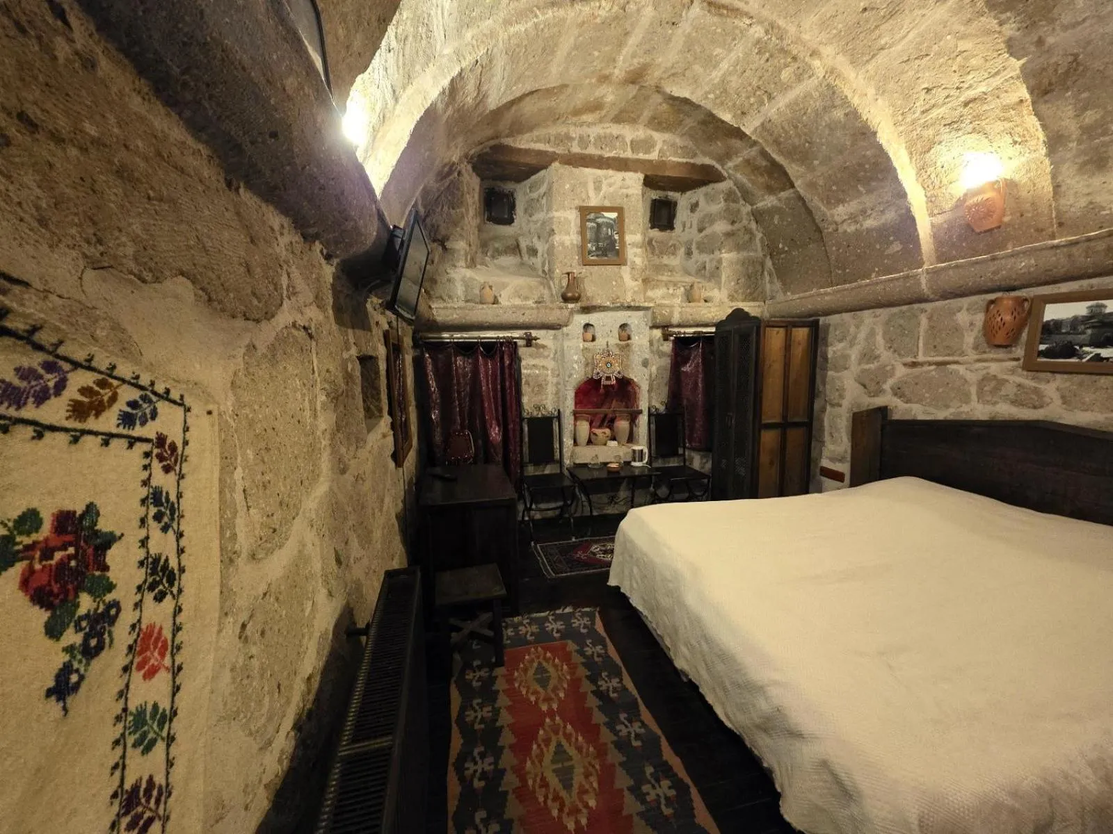 Photo of the whole room, Bed in Kapadokya Ihlara Konakları Otel Antik Konaklar
