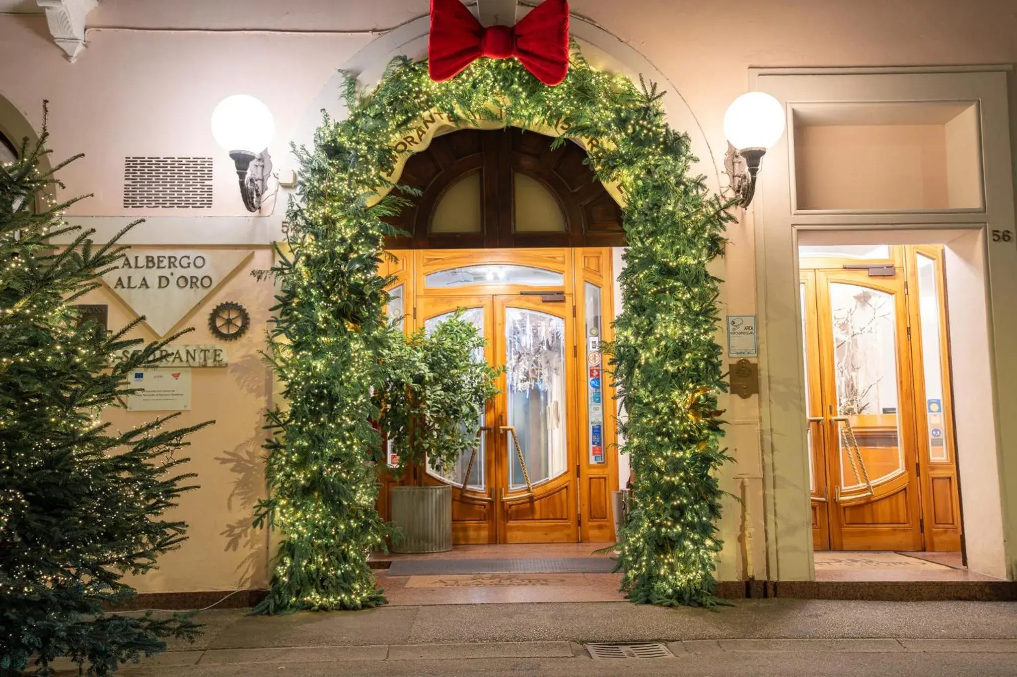 Facade/entrance in Hotel Ristorante Ala d'Oro Facade/entrance in Hotel Ristorante Ala d'Oro