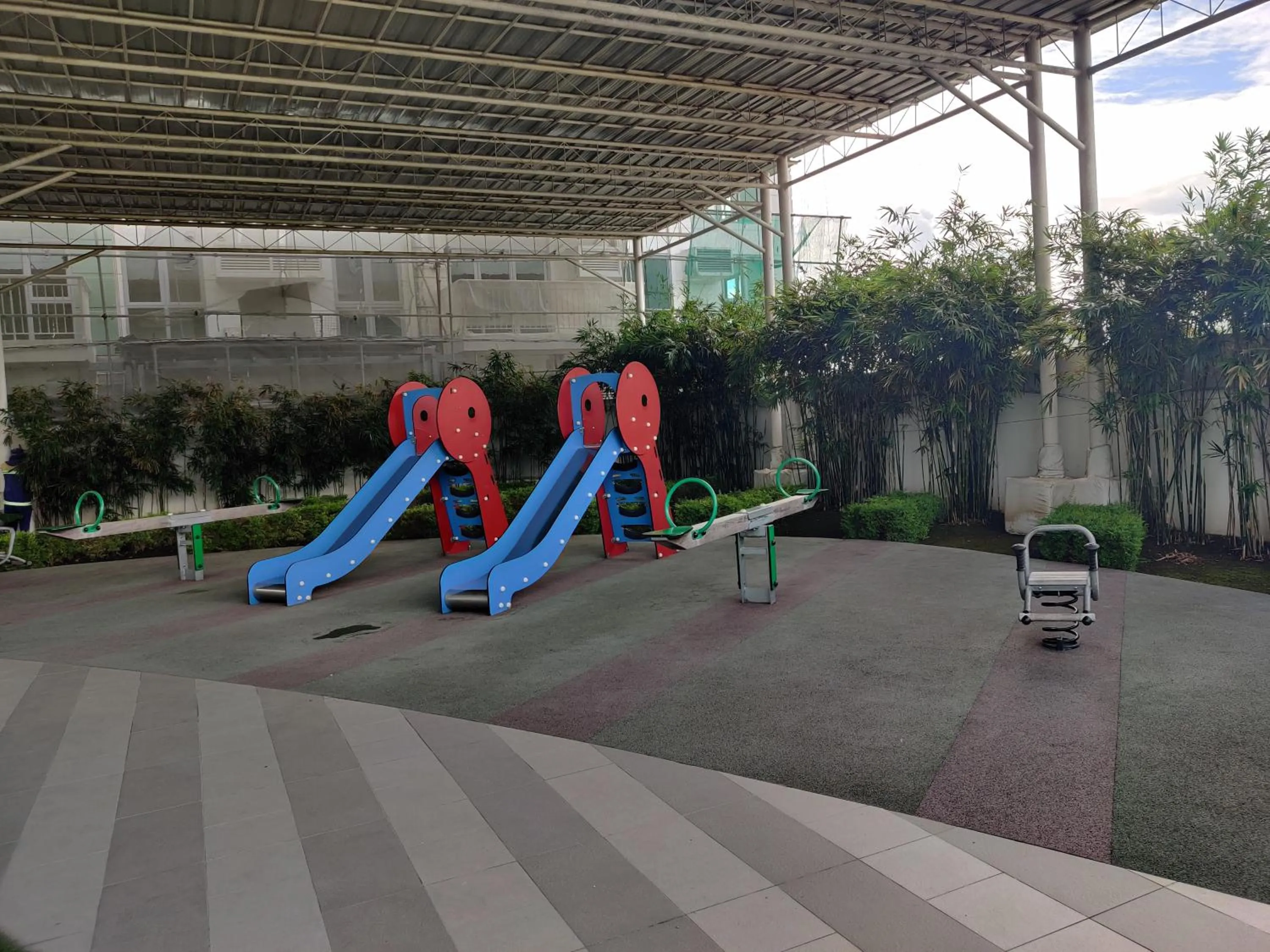 Children play ground in Abreeza Condo T2-2820