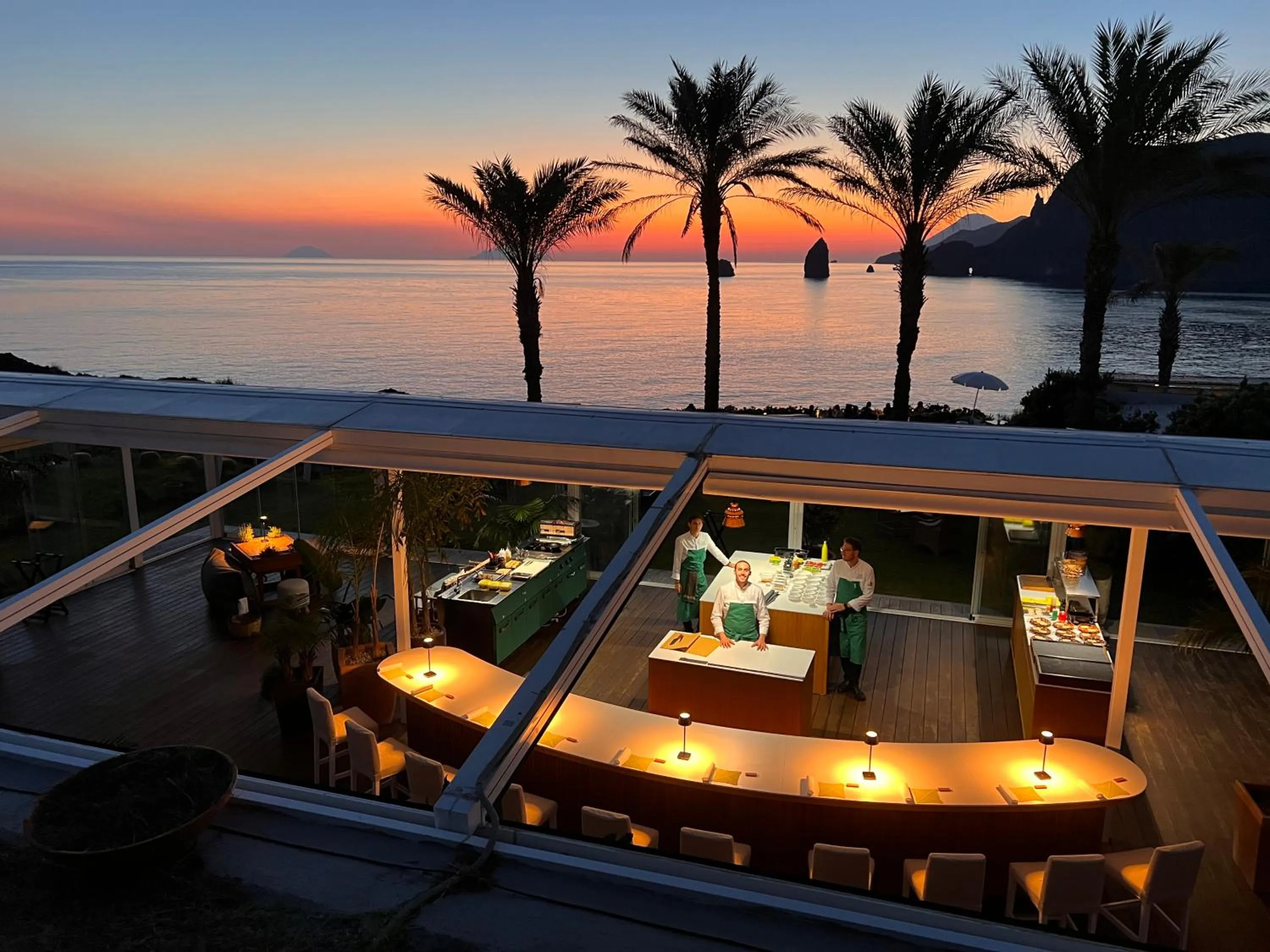 Restaurant/places to eat in Therasia Resort Sea and SPA - The Leading Hotels of the World