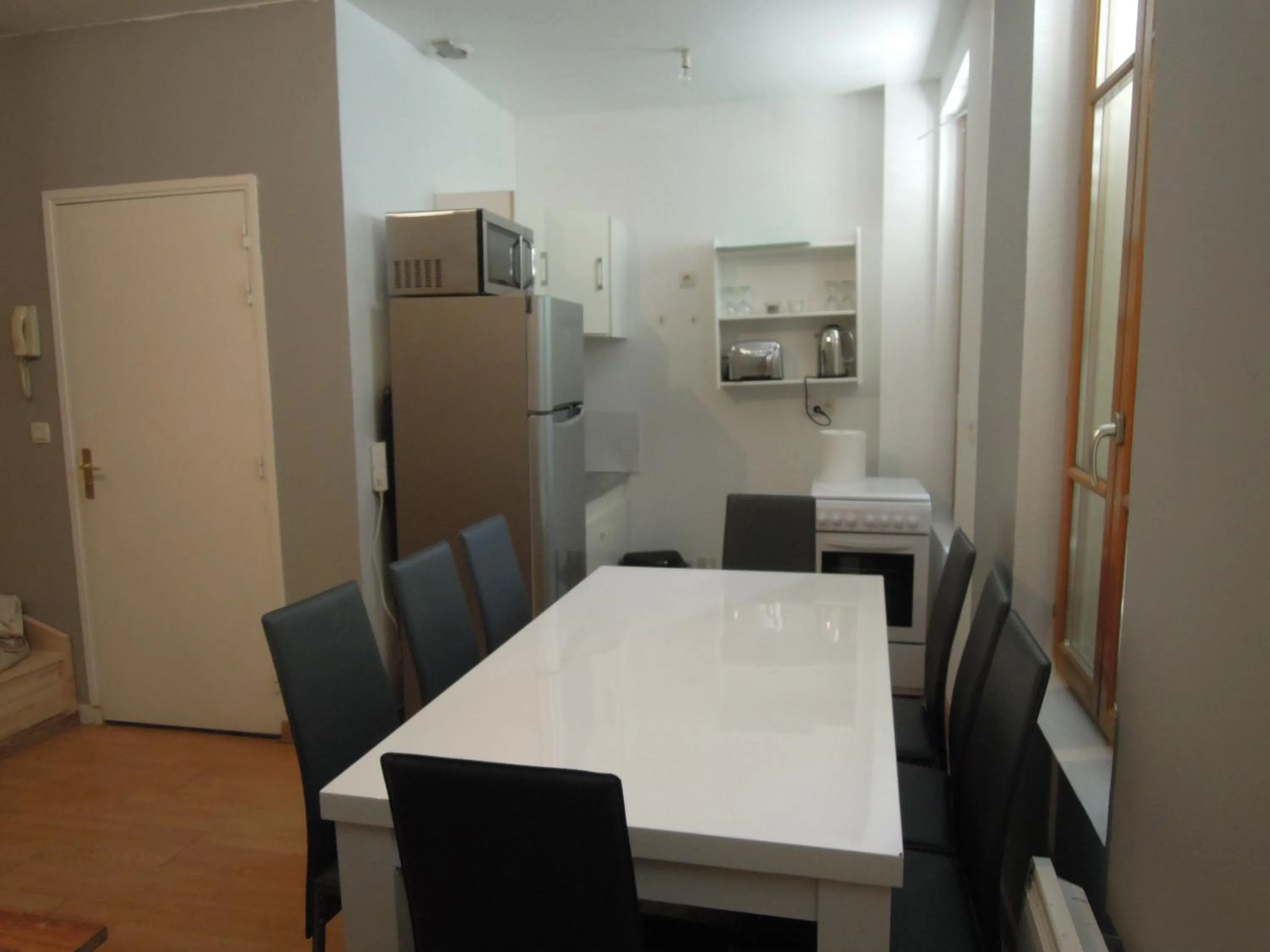 Dining area in Appart'Hôtel de la Tour