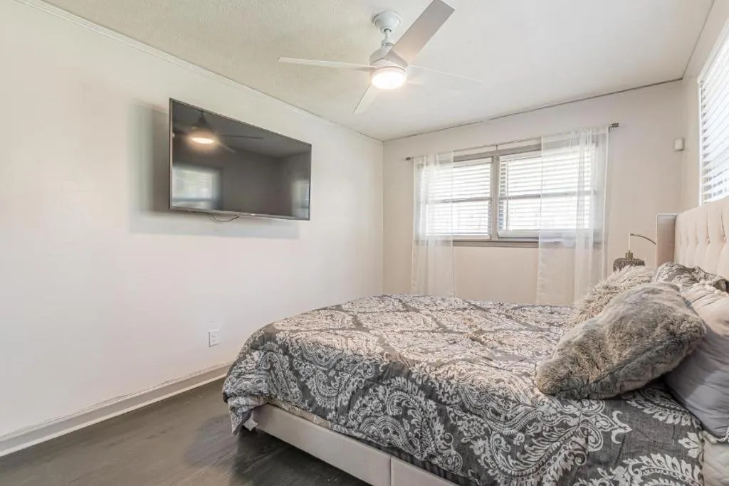 Bed in The Sweet Creek Luxurious Villas