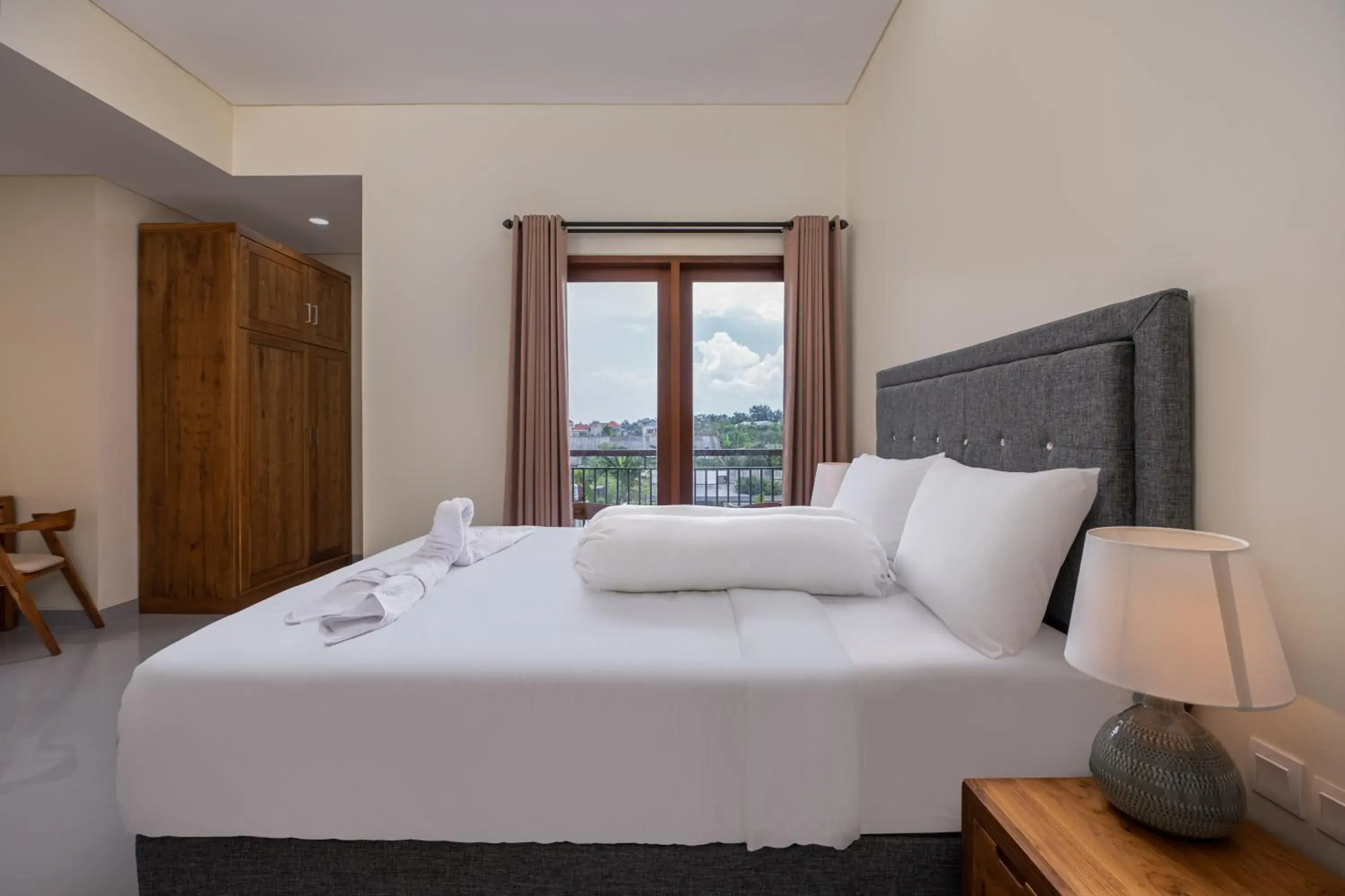 Double Room with Balcony in Cove Griya Elite I Double Room with Balcony in Cove Griya Elite I