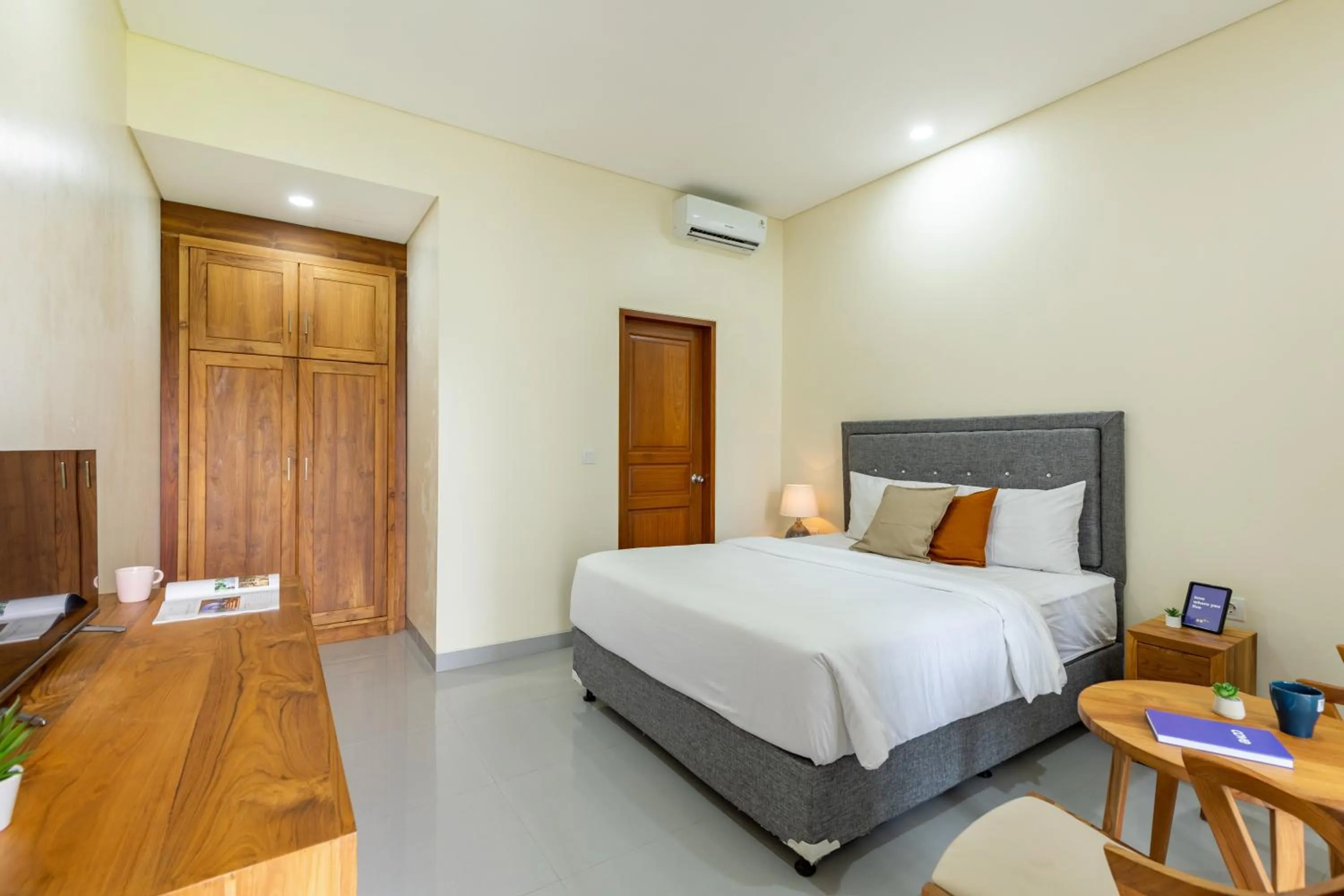 Bedroom, Bed in Cove Griya Elite I