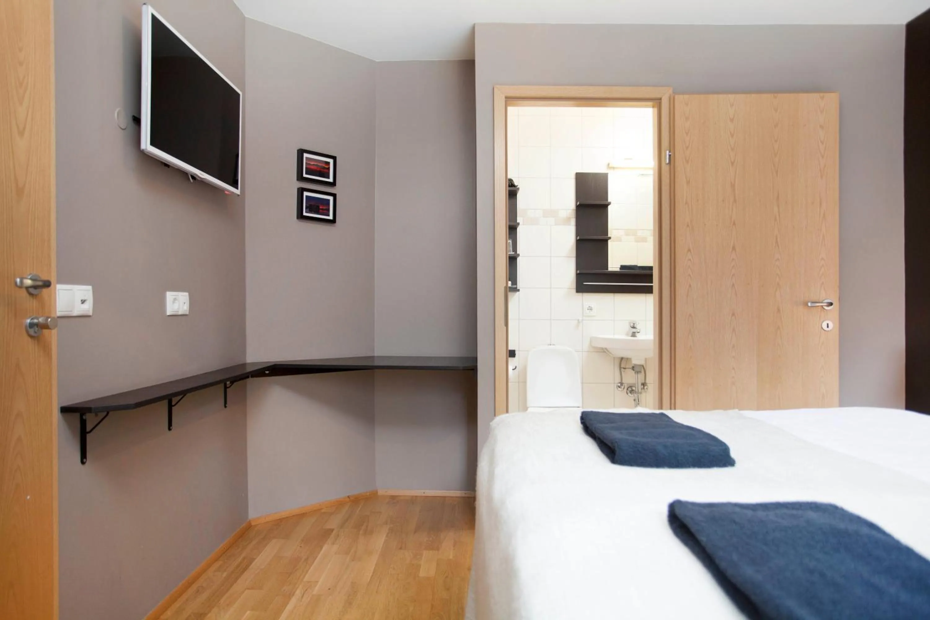 Small Economy Double Room with Private Bathroom in Torg Guest House