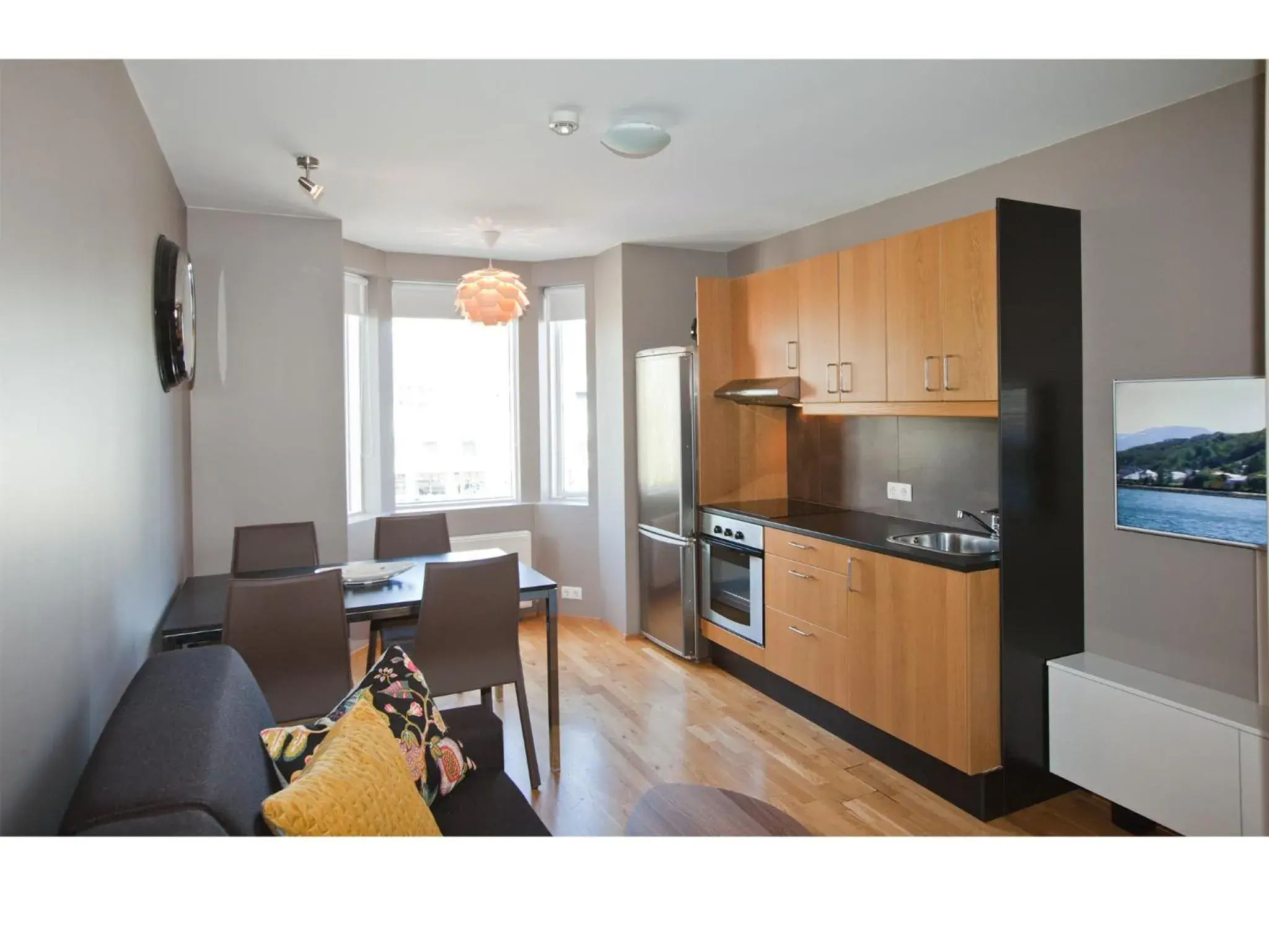 One-Bedroom Apartment with Square View in Torg Guest House One-Bedroom Apartment with Square View in Torg Guest House
