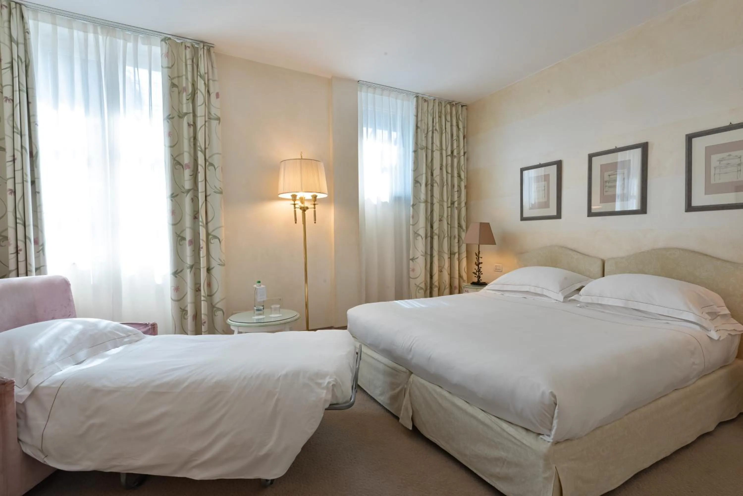 Bed in Hotel Rivalago