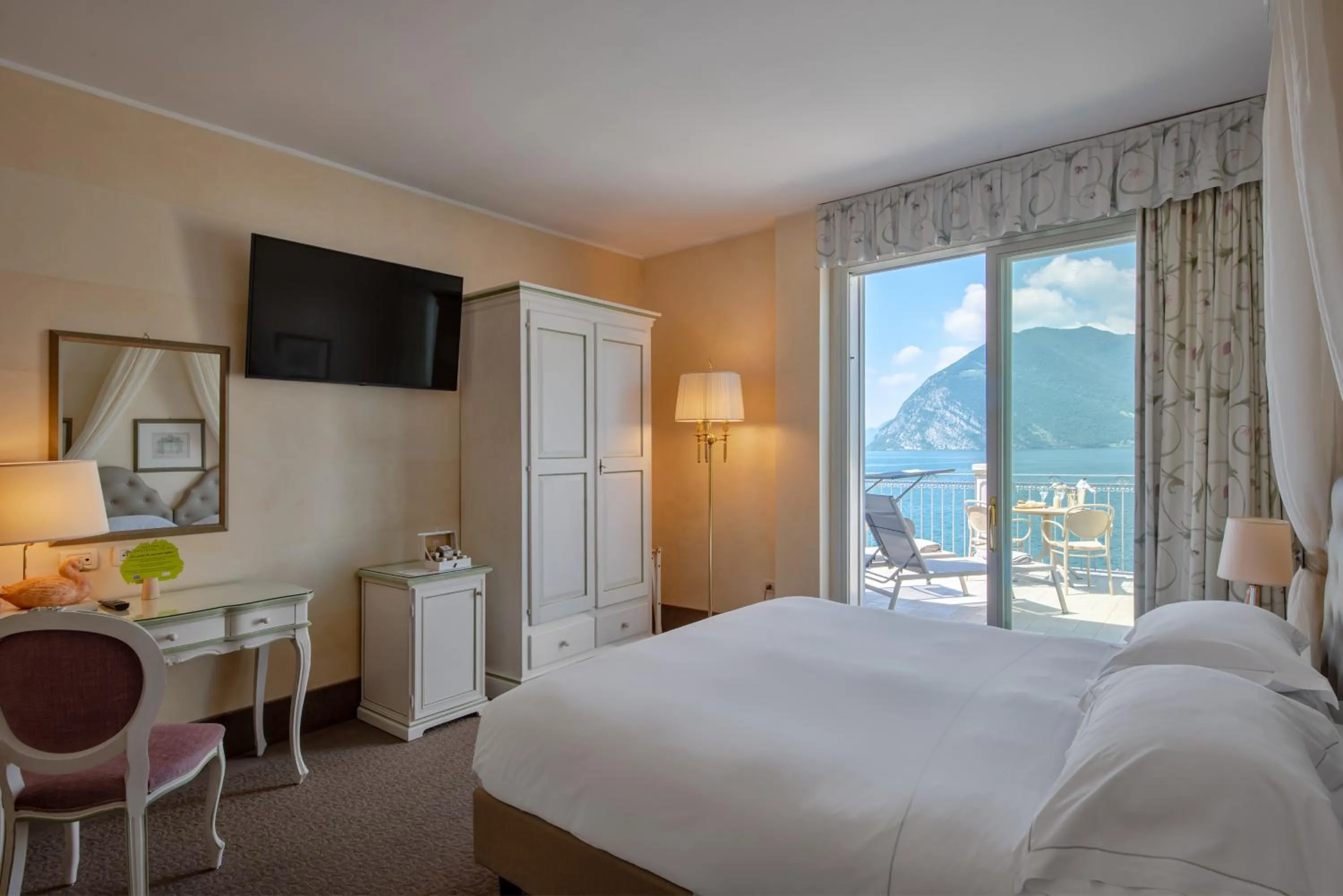 Bed in Hotel Rivalago