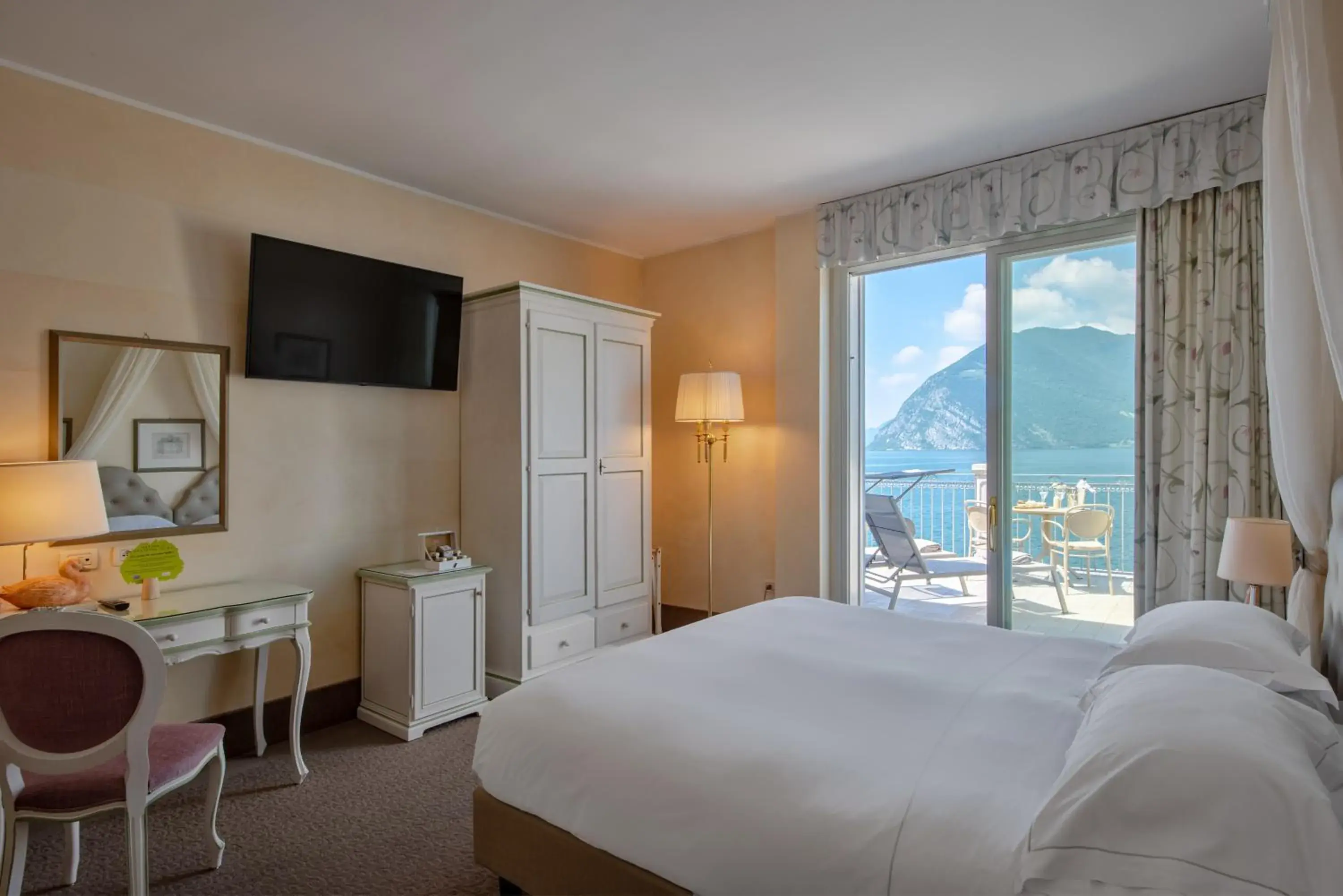 Bed in Hotel Rivalago Bed in Hotel Rivalago