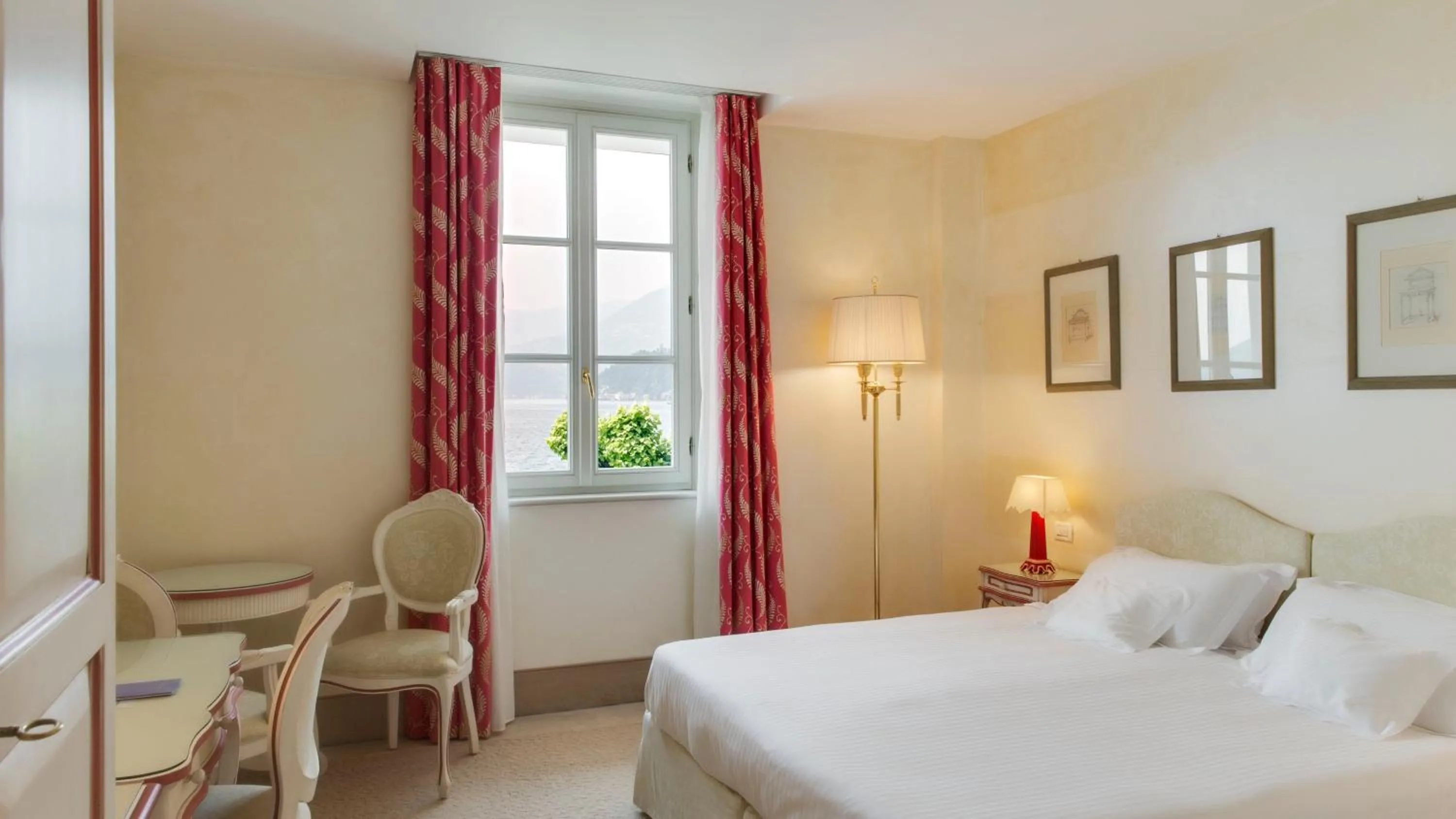 Day, Bed in Hotel Rivalago