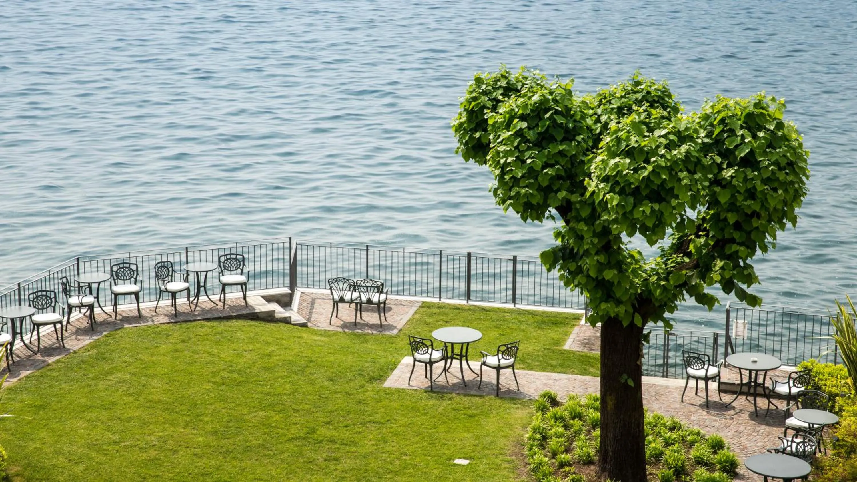 Patio in Hotel Rivalago