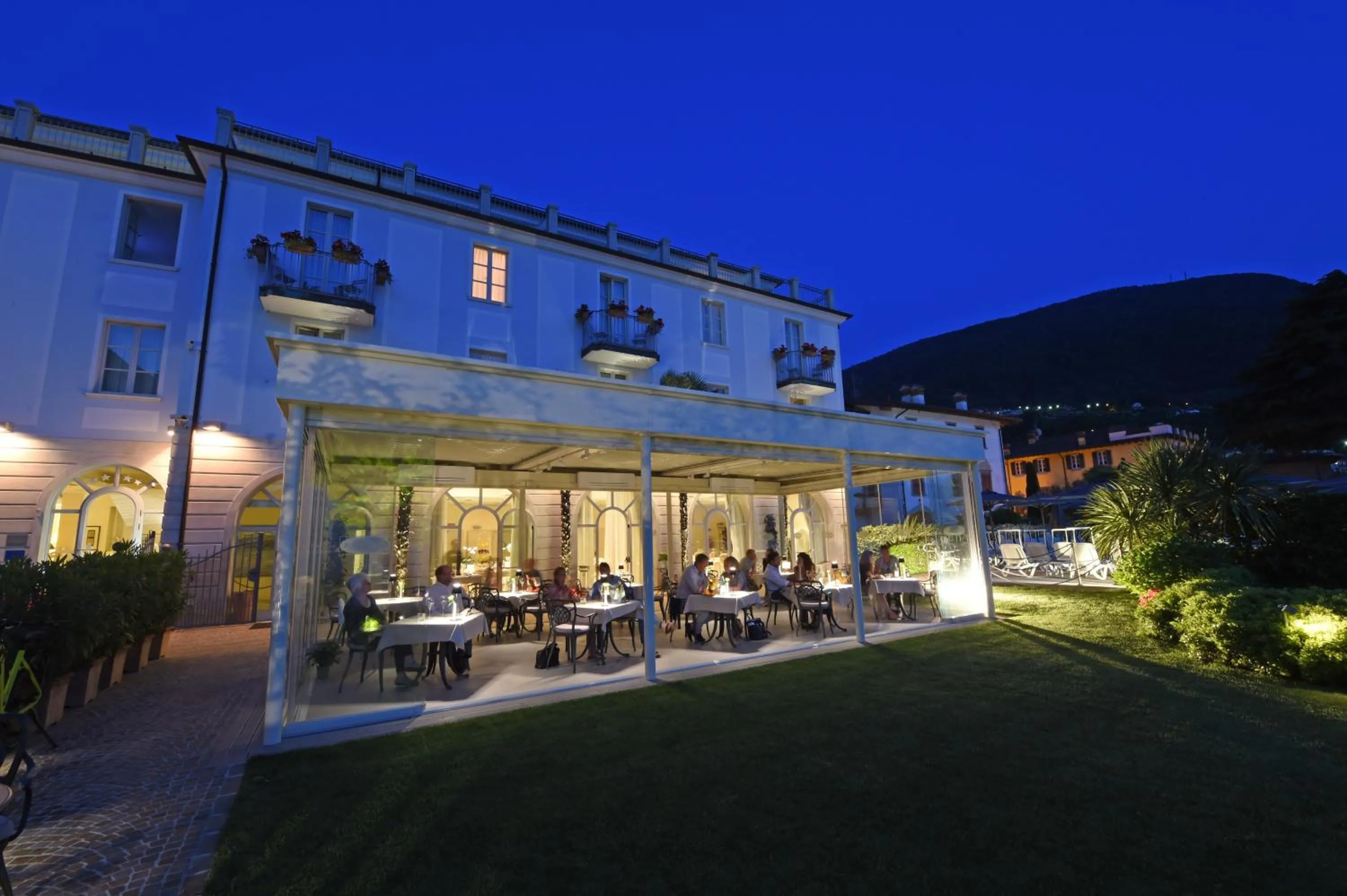 Facade/entrance in Hotel Rivalago