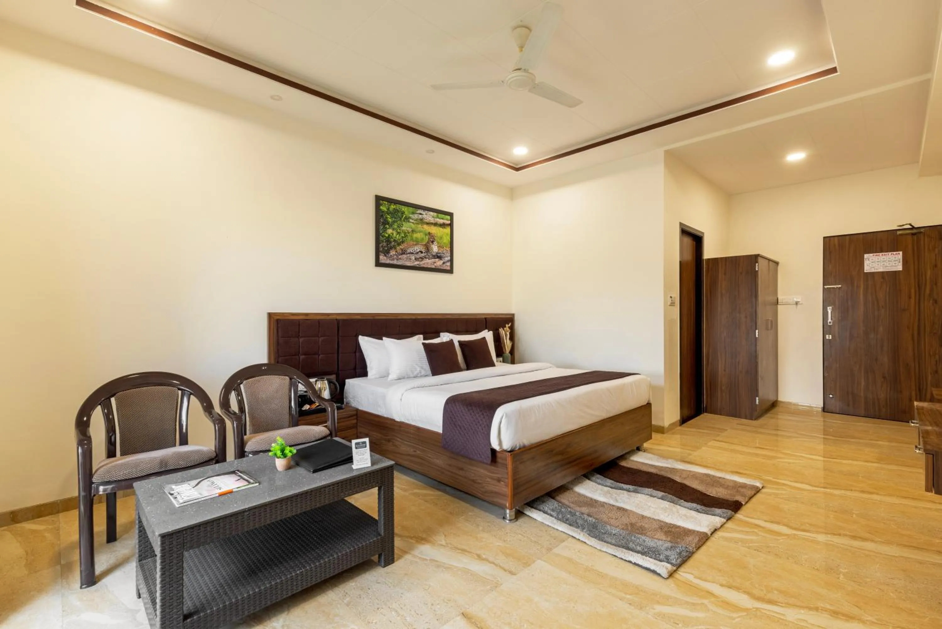 Photo of the whole room, Bed in Sun Stone Hotel & Club - Jawai