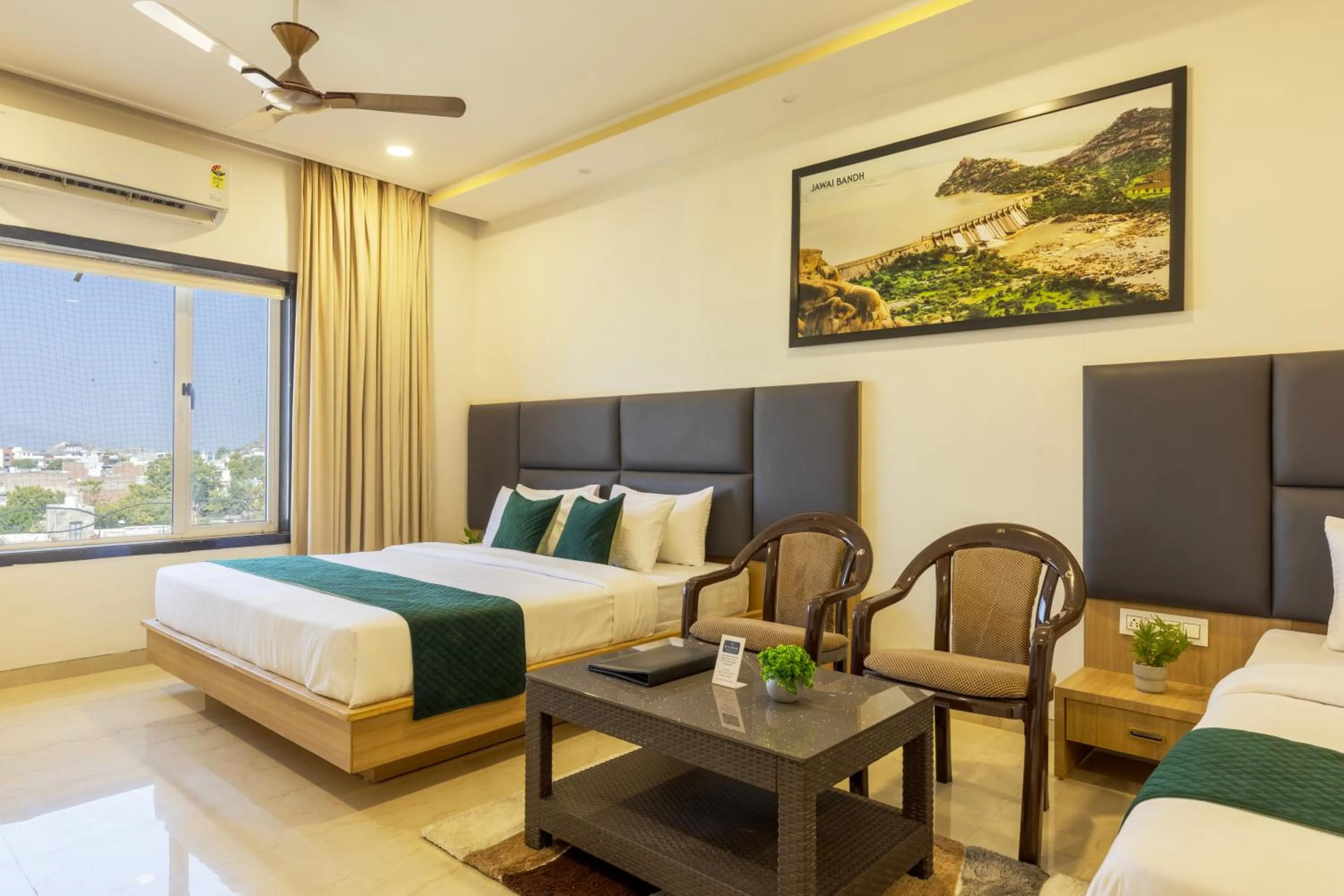 Photo of the whole room, Bed in Sun Stone Hotel & Club - Jawai